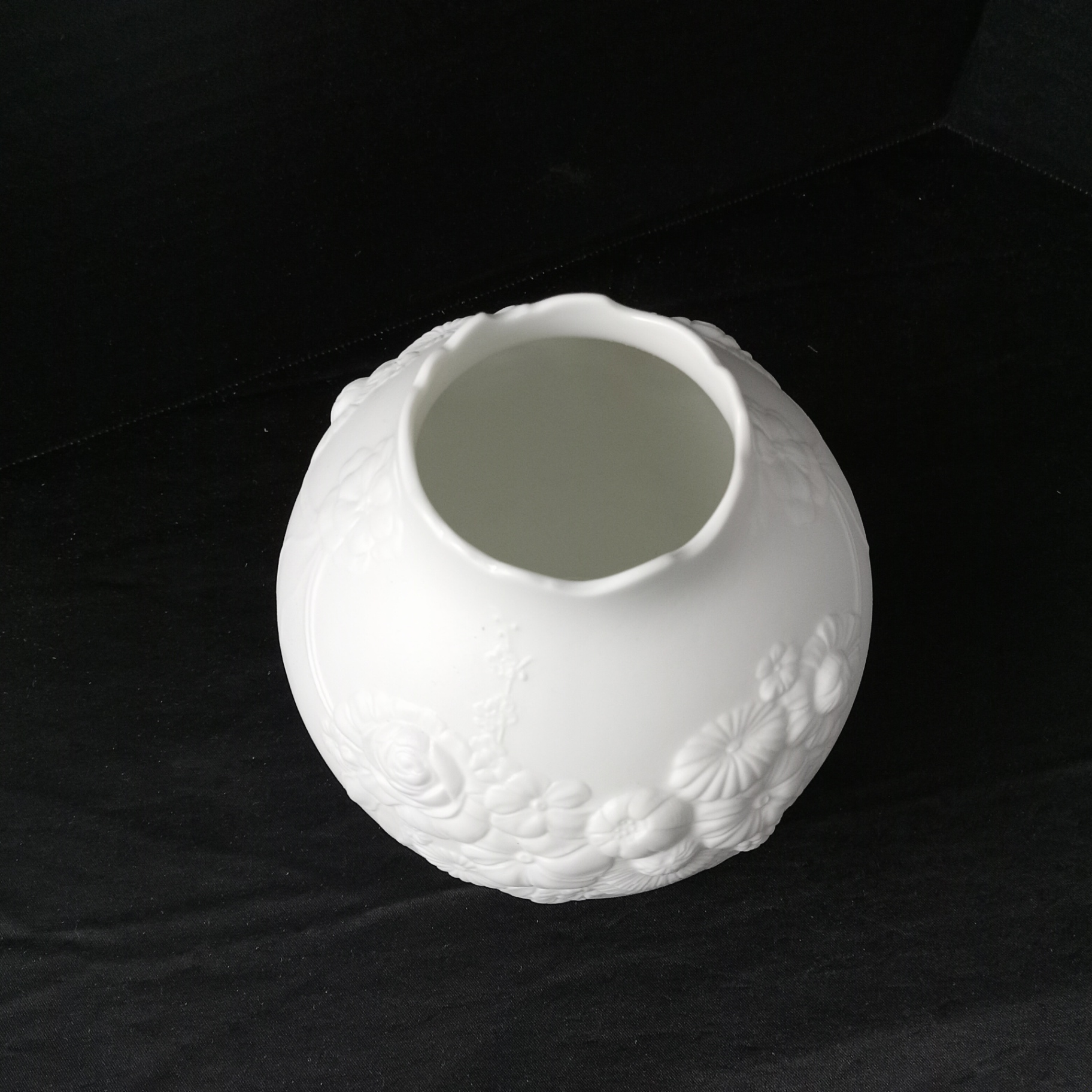 Kaiser Porzellan Vases - image 3 of 16
