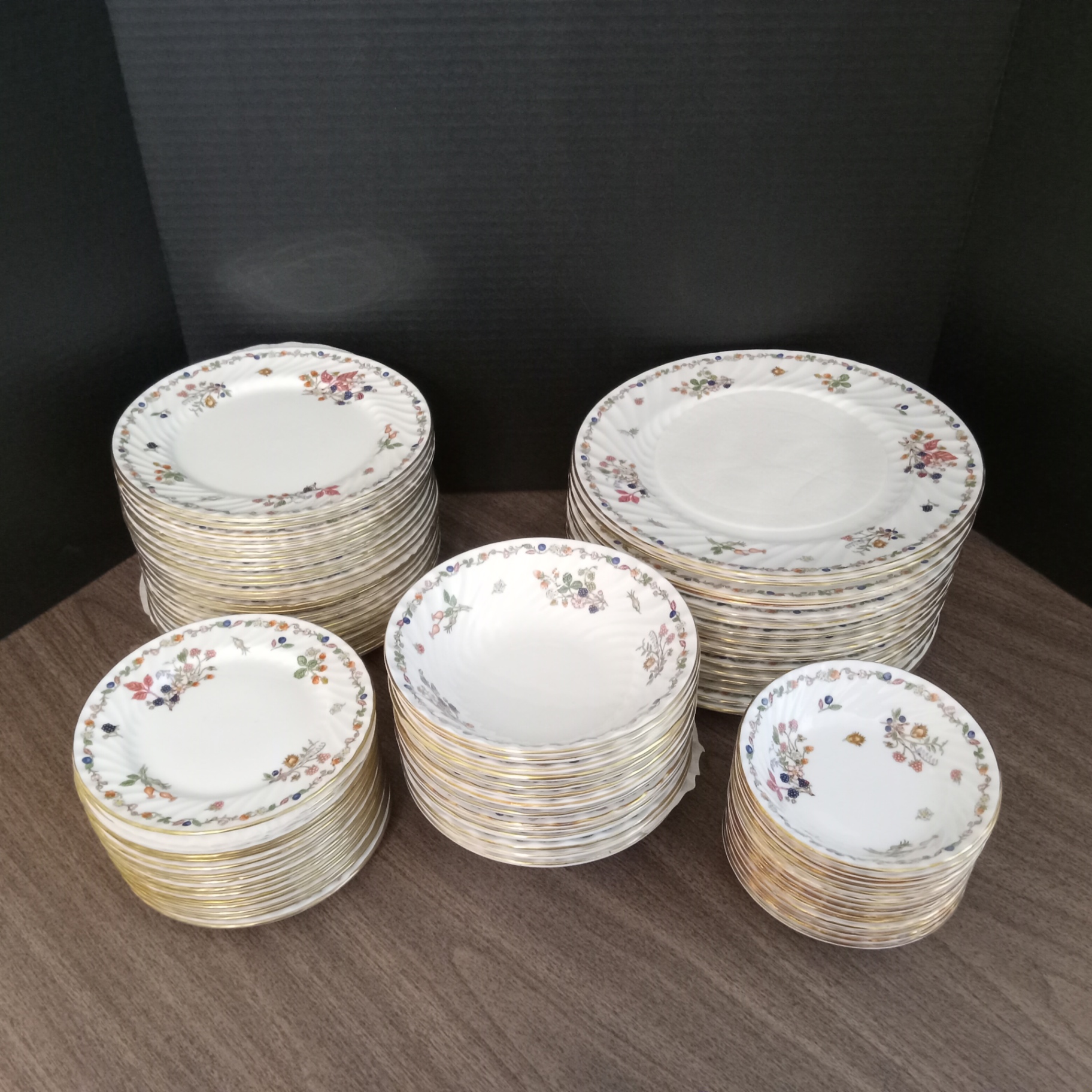 Aynsley China Somerset Blackberry Dinnerware - image 2 of 4