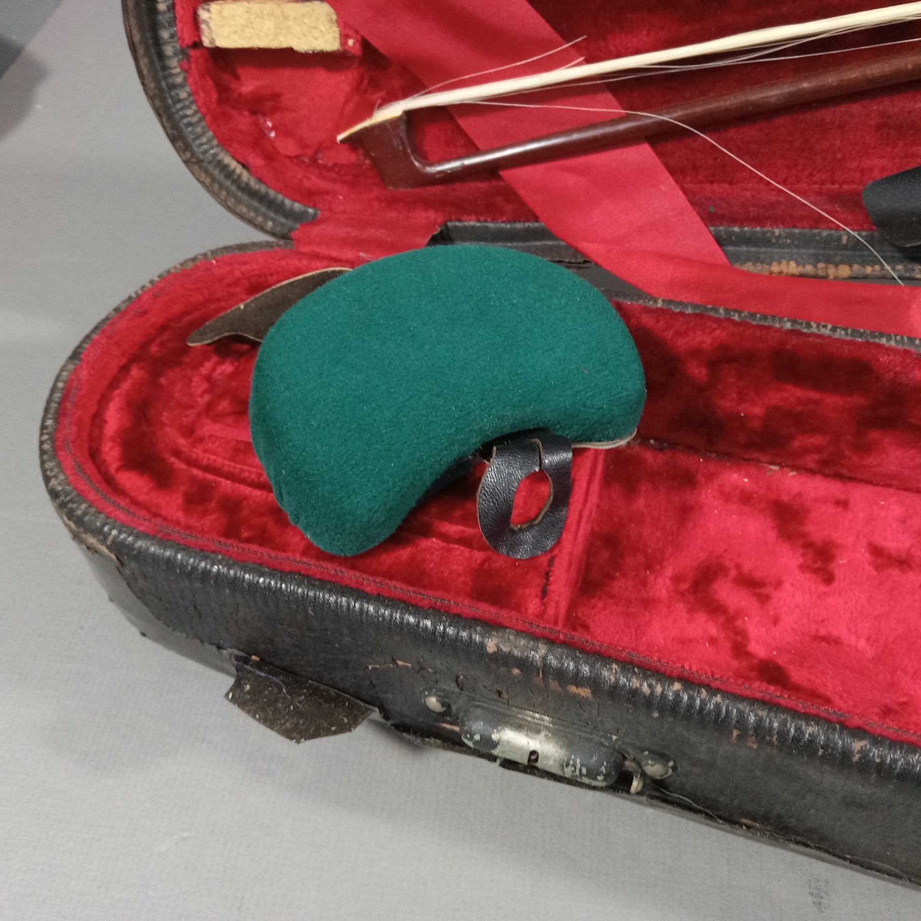 Vintage Musical Instruments - image 29 of 39
