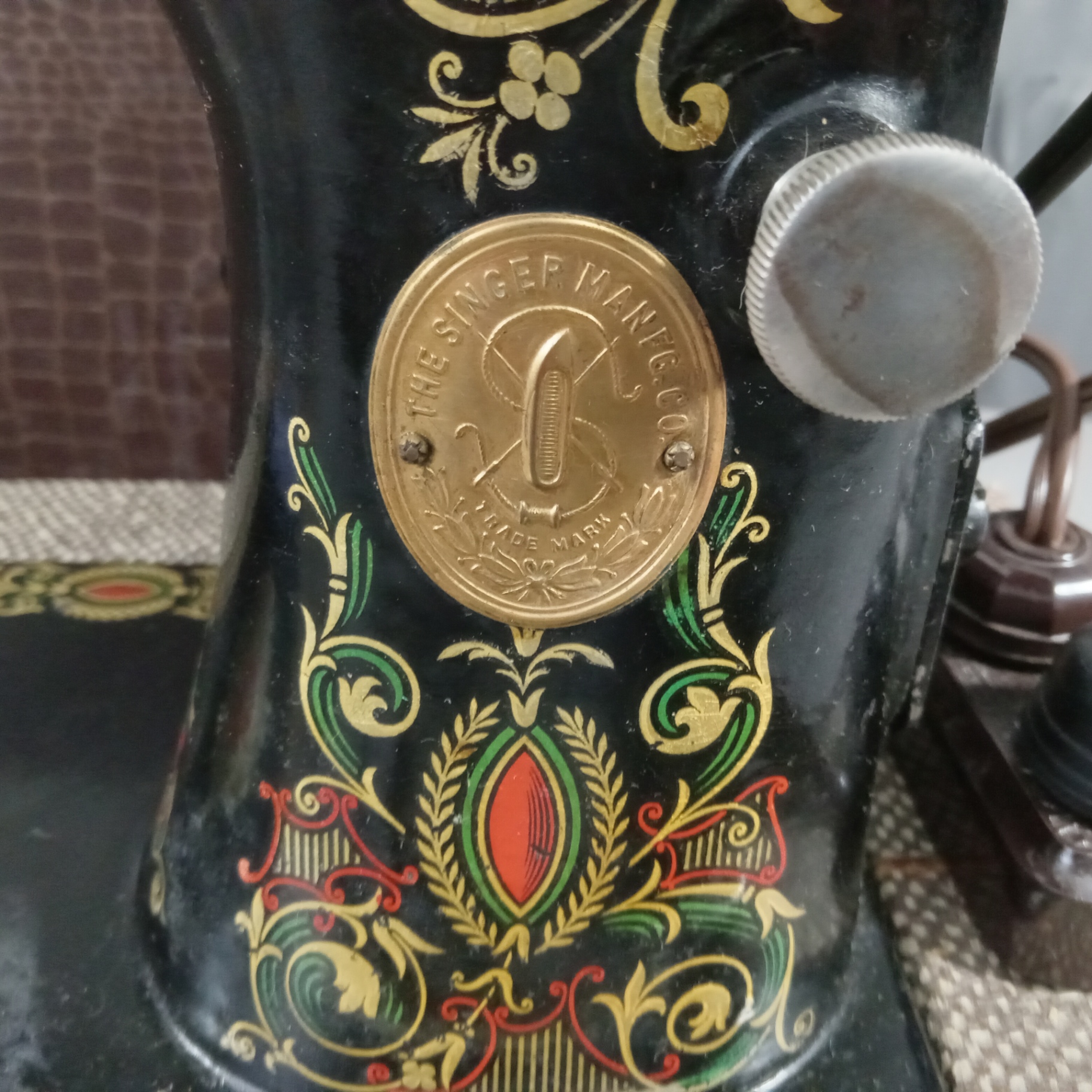 Antique Singer Sewing Machine - image 3 of 15