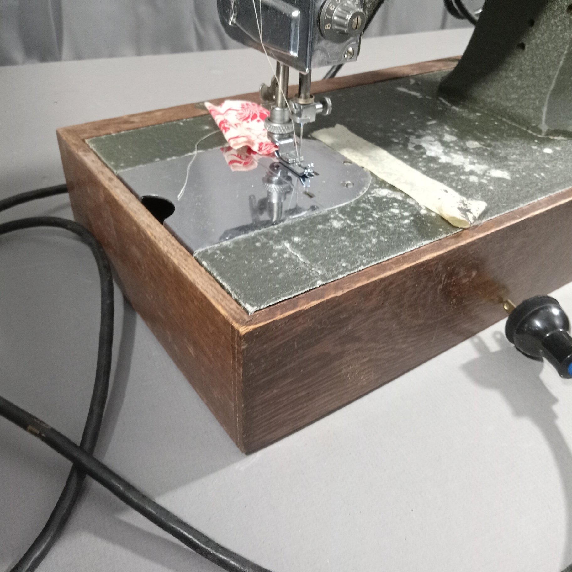 Vintage White Rotary Sewing Machine - image 11 of 16