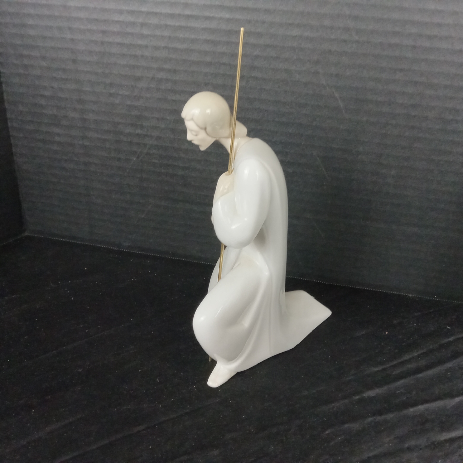 Lladro Nativity Figurines - image 11 of 12