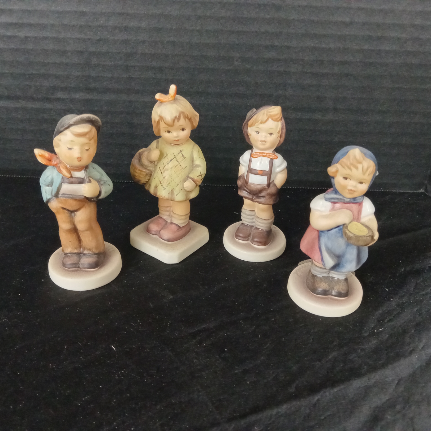 Hummel Figurines - image 10 of 14