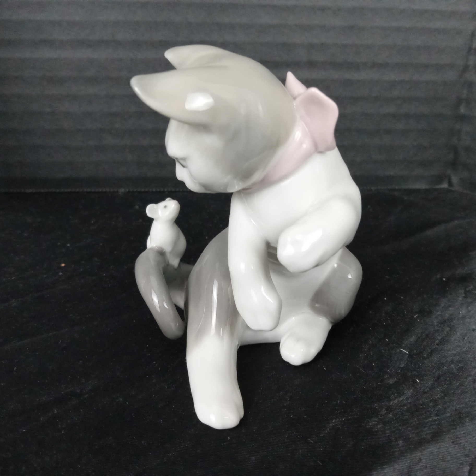 Lladro Girl w/Cat & Playful Kitten Figurines - image 4 of 12