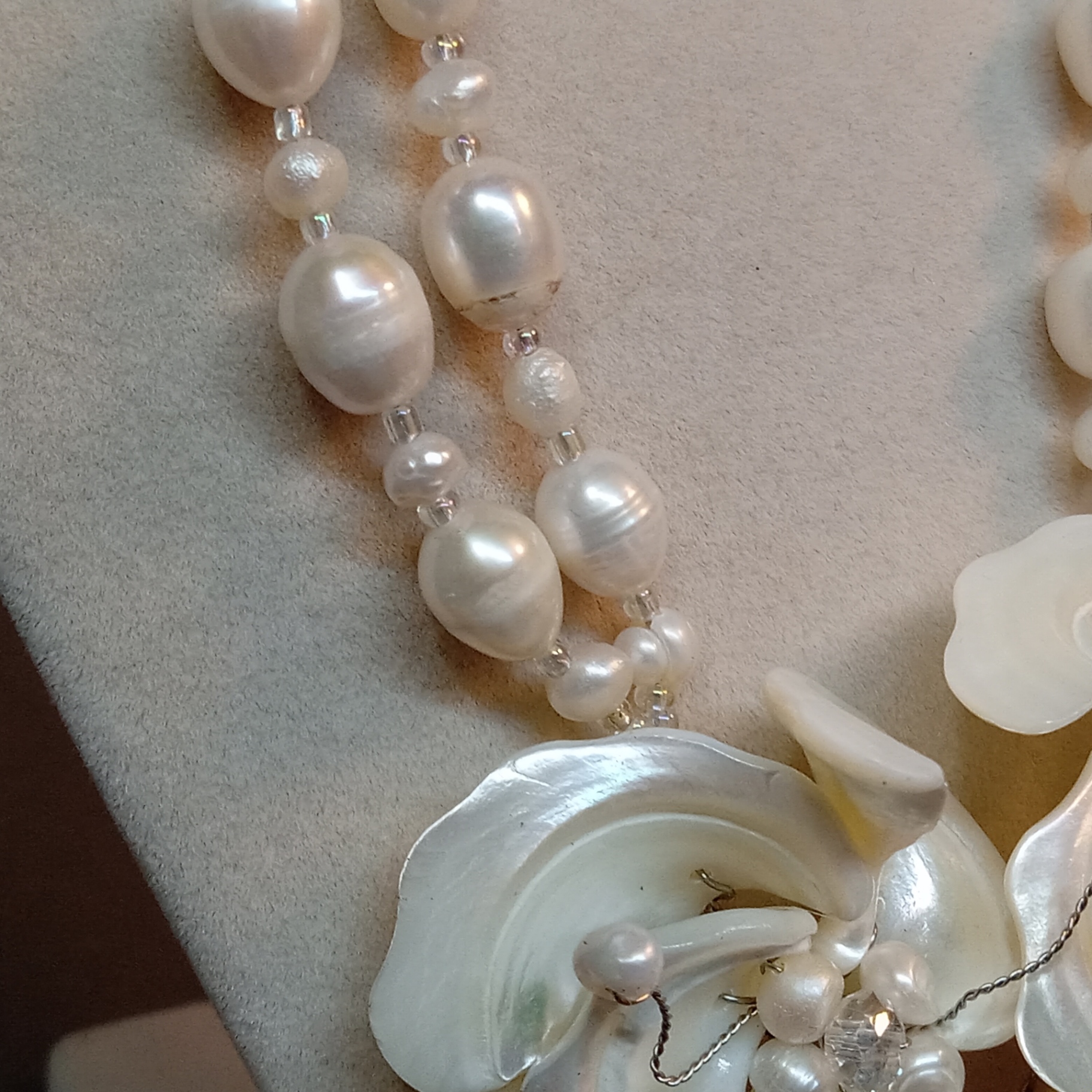 Hand Beaded Floral Jewelry - Pearls & Shells - image 12 of 16