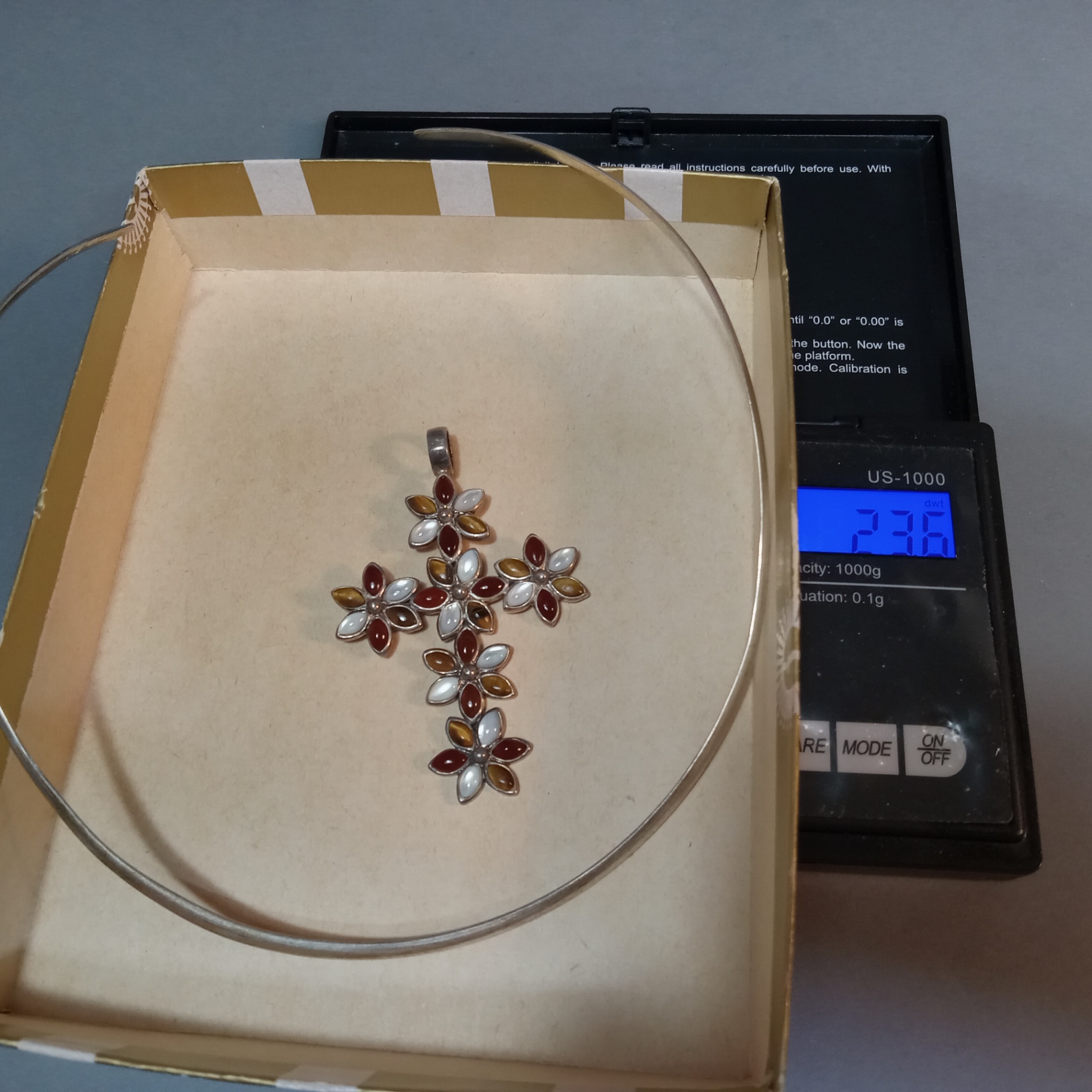Bohemian Cross & More (STR 23.6dwt) - image 6 of 15
