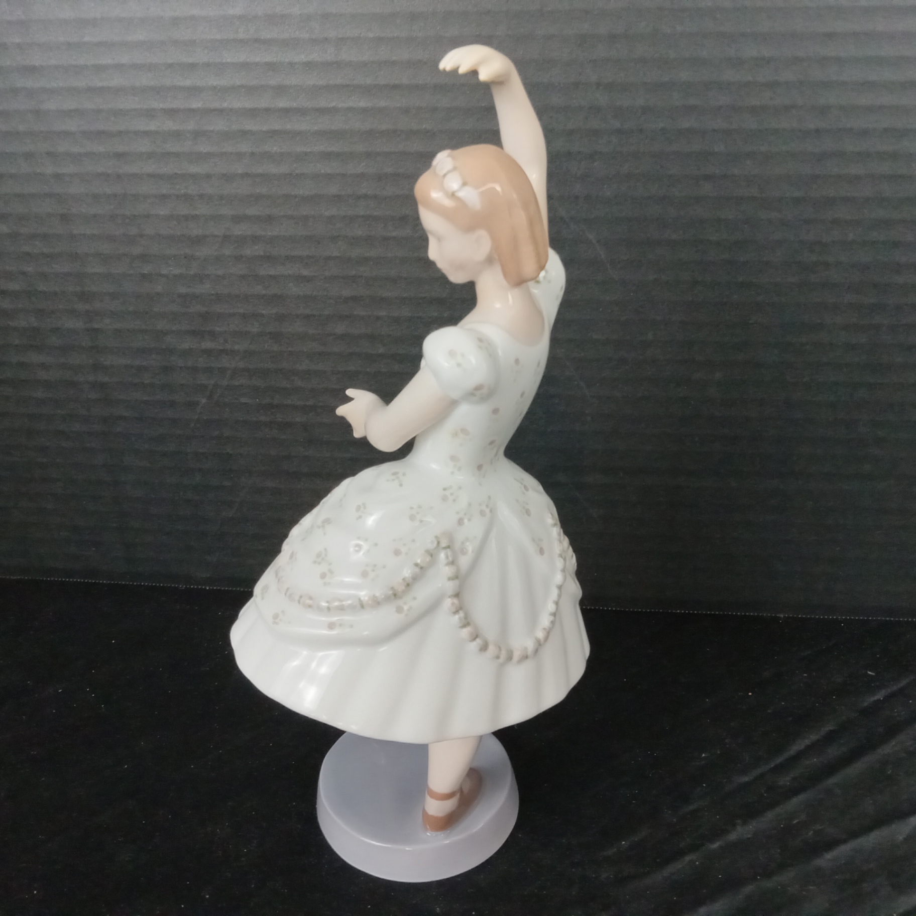 Vintage B & G Figurines - image 8 of 9
