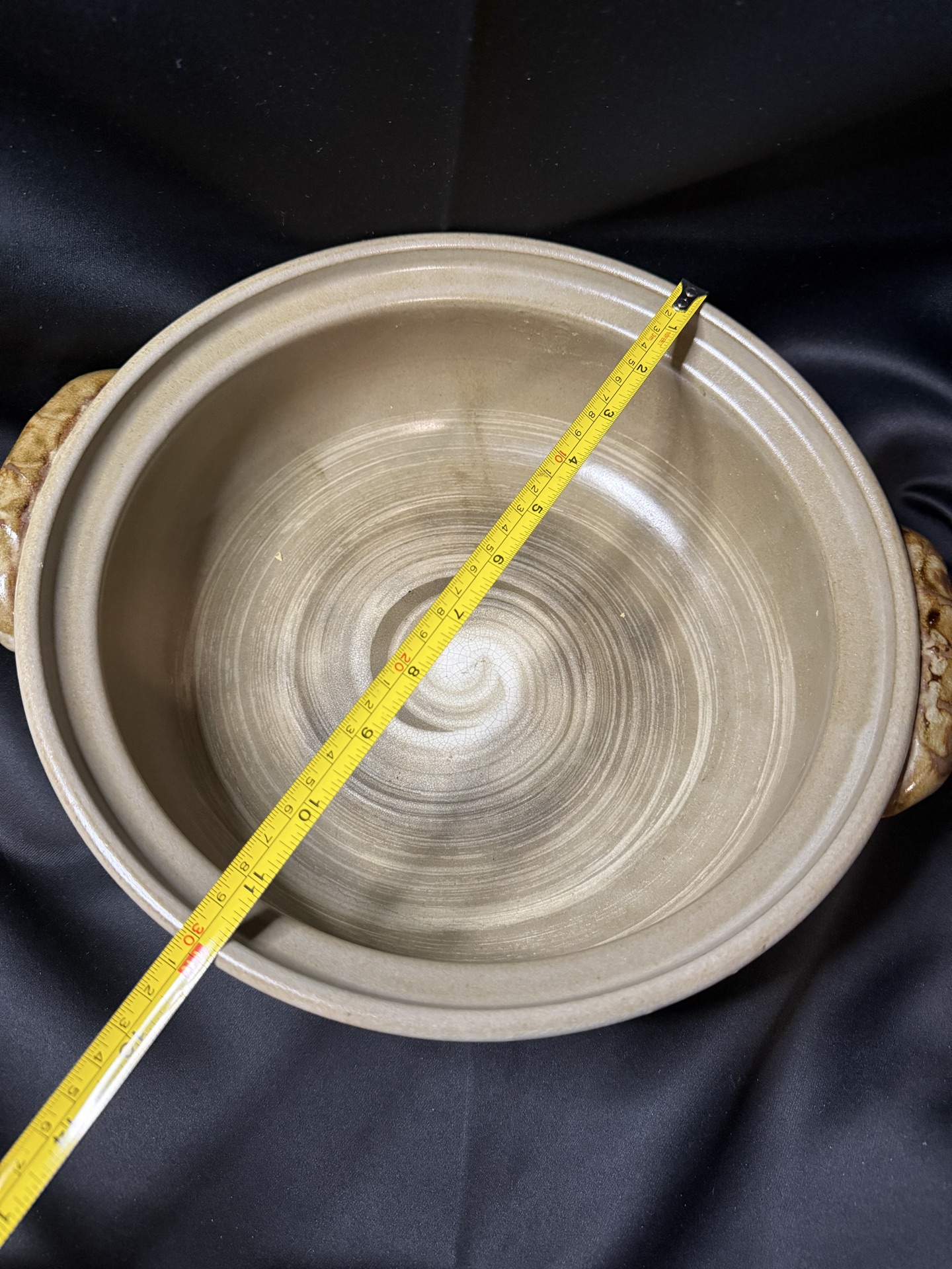 Vintage stoneware serving bowl with a metal lid - image 5 of 5