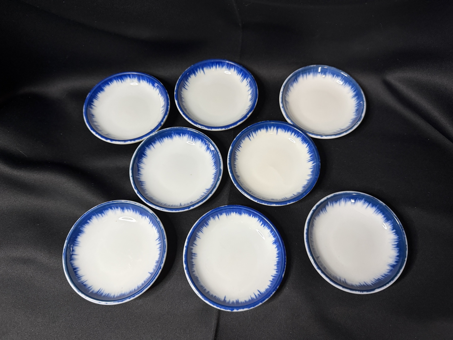 Japanese ceramic small plates - image 1 of 3