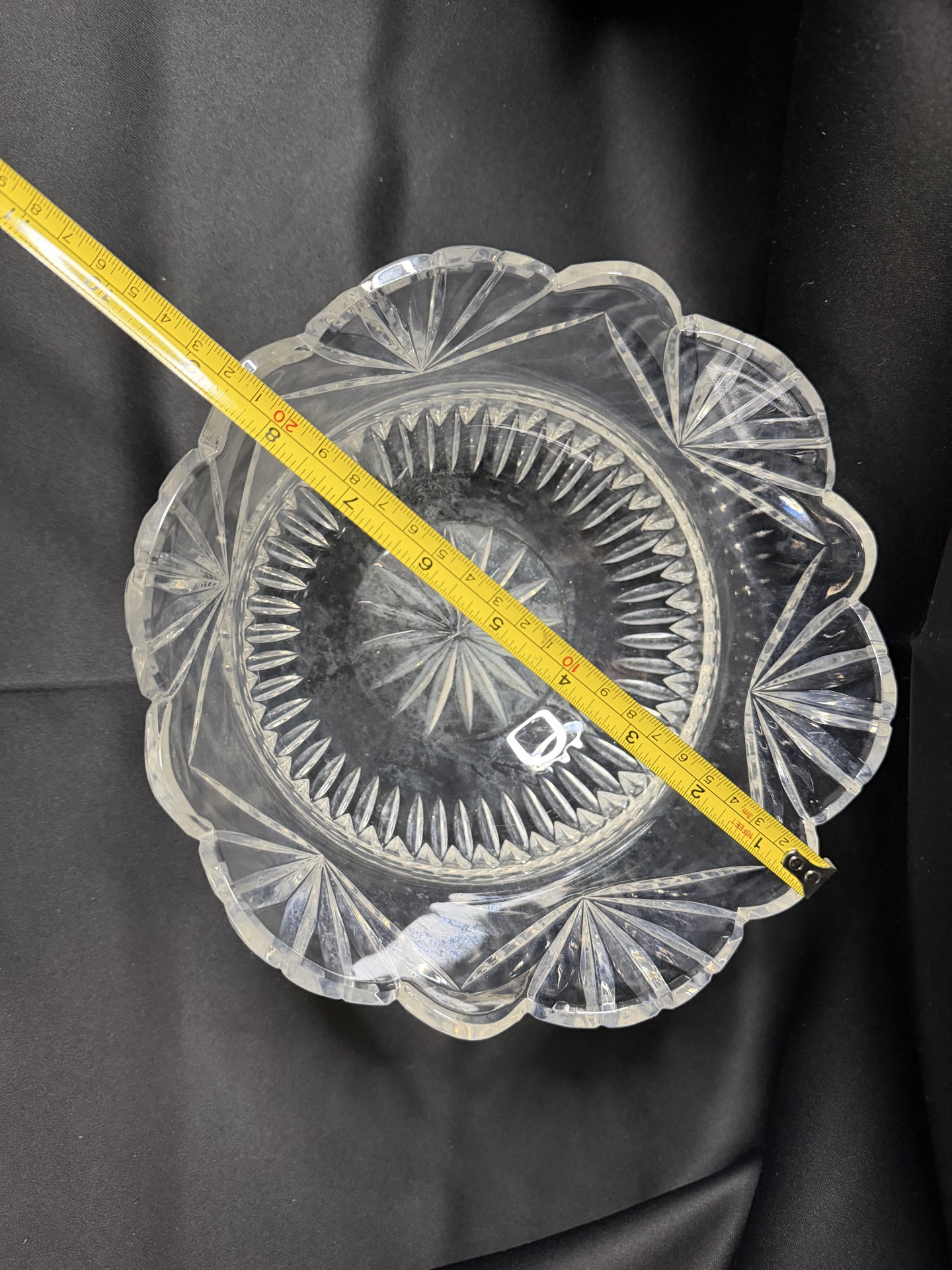 Decorative crystal bowl - image 2 of 5