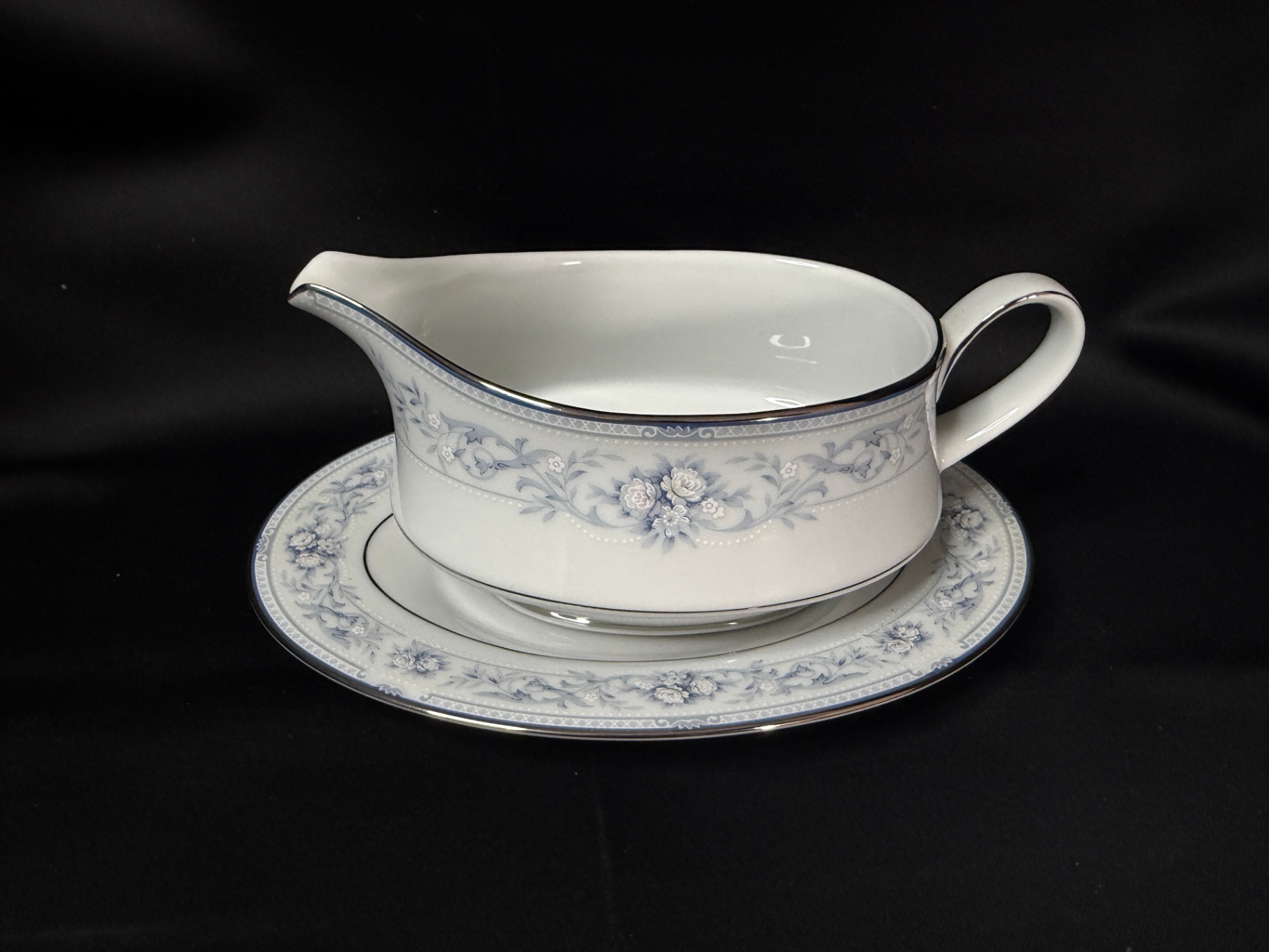 Noritake Dearborn Gravy Boat with its matching underplate. - image 1 of 3