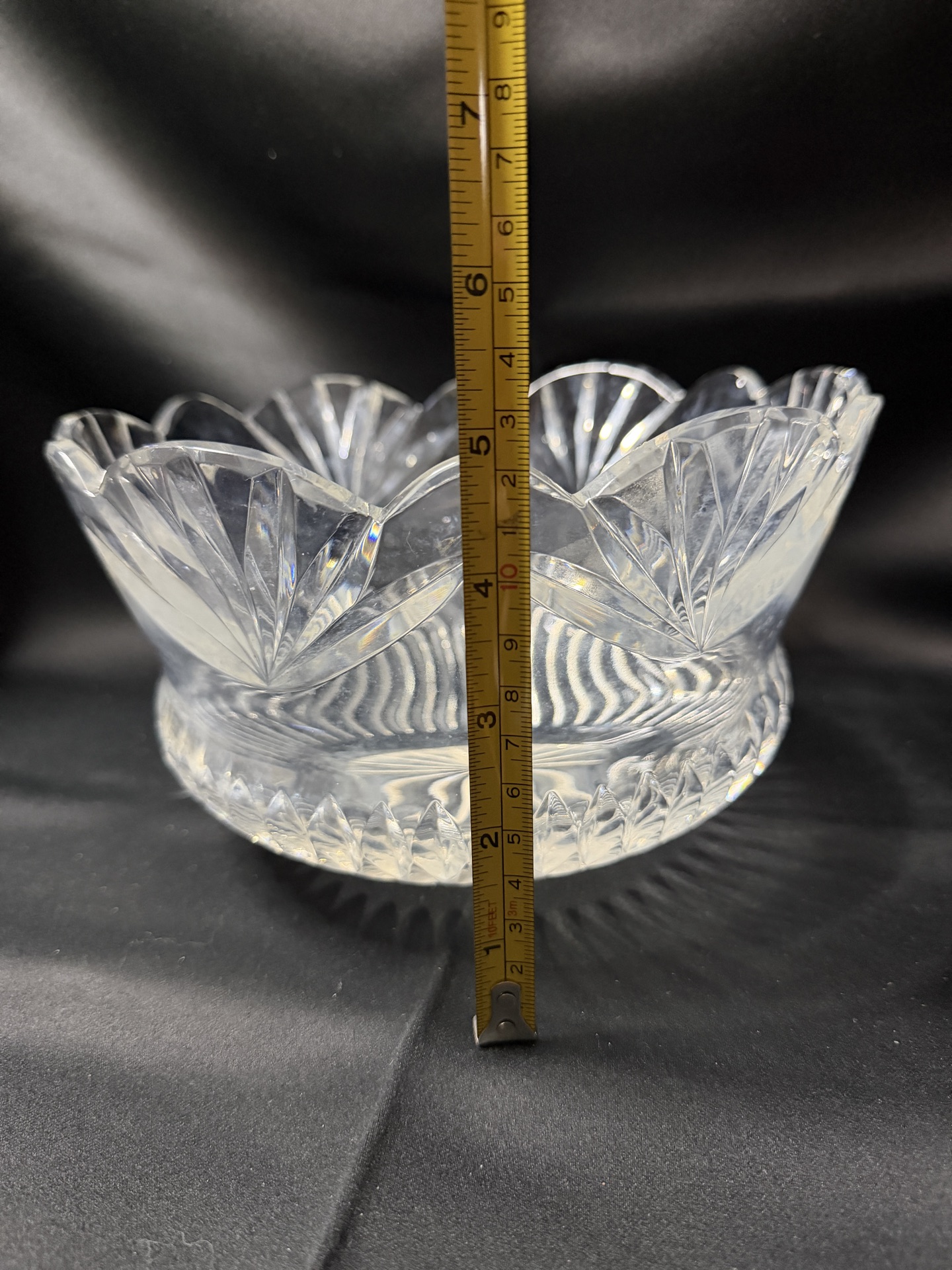 Decorative crystal bowl - image 1 of 5
