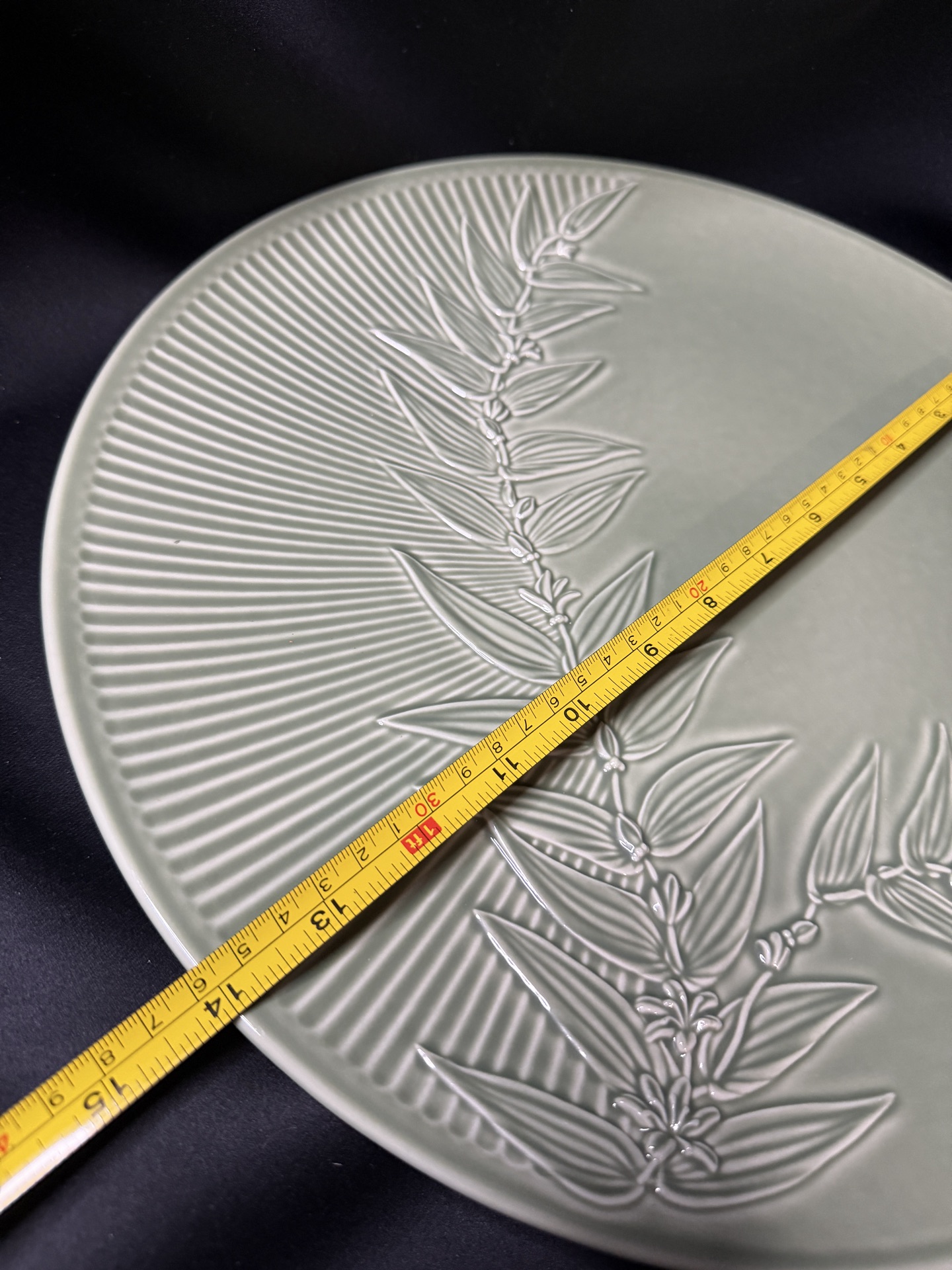 Lenox Woodland Leaves embossed platter - image 3 of 4