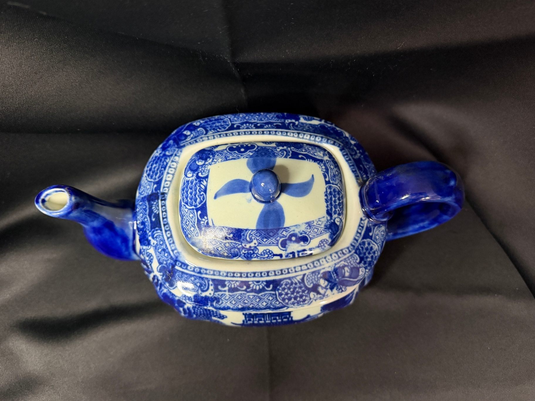 Antique Teapot - possibly ironstone - image 2 of 7