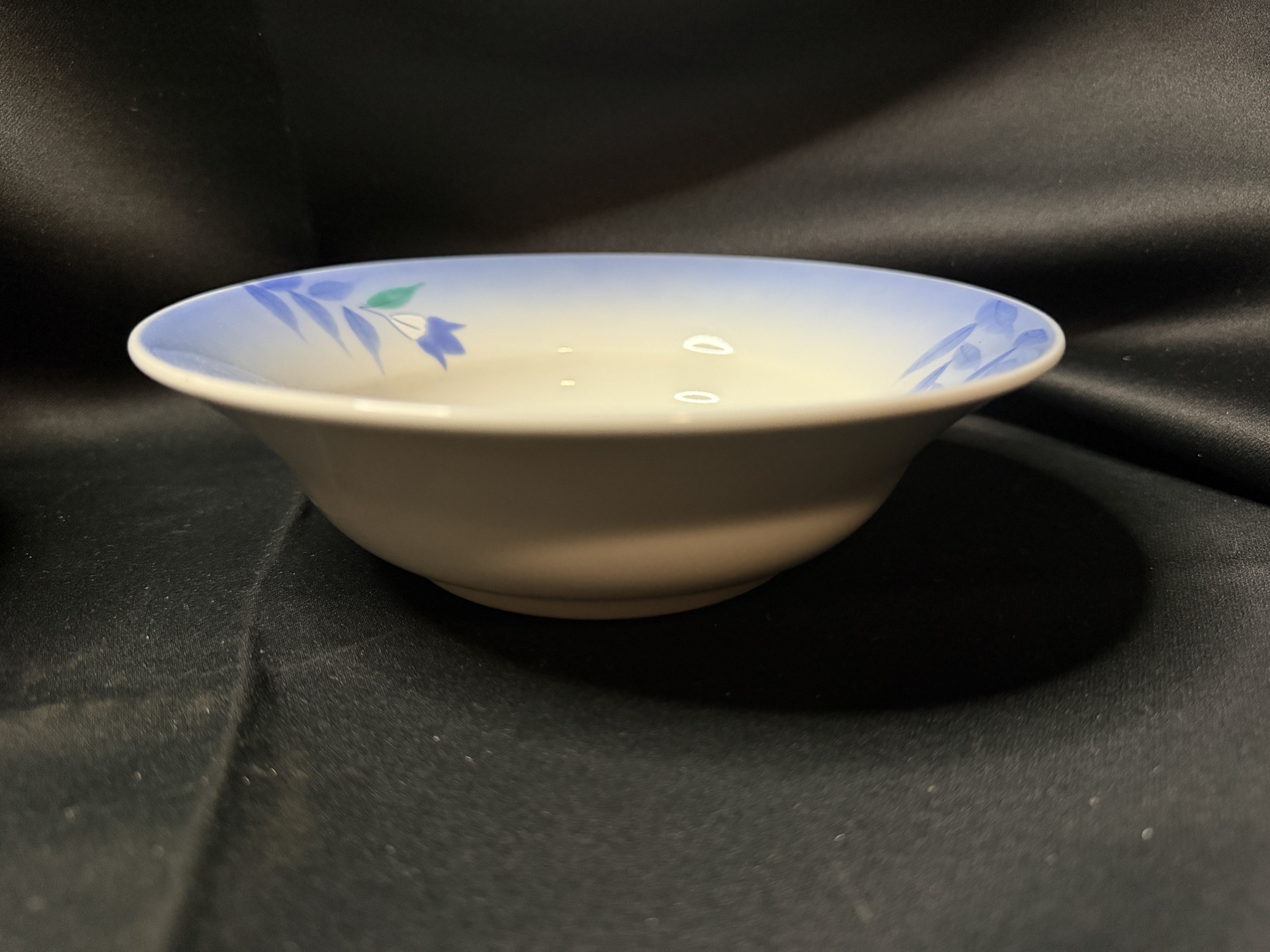 Set of 6 decorative shallow bowls - made in Japan - image 3 of 5