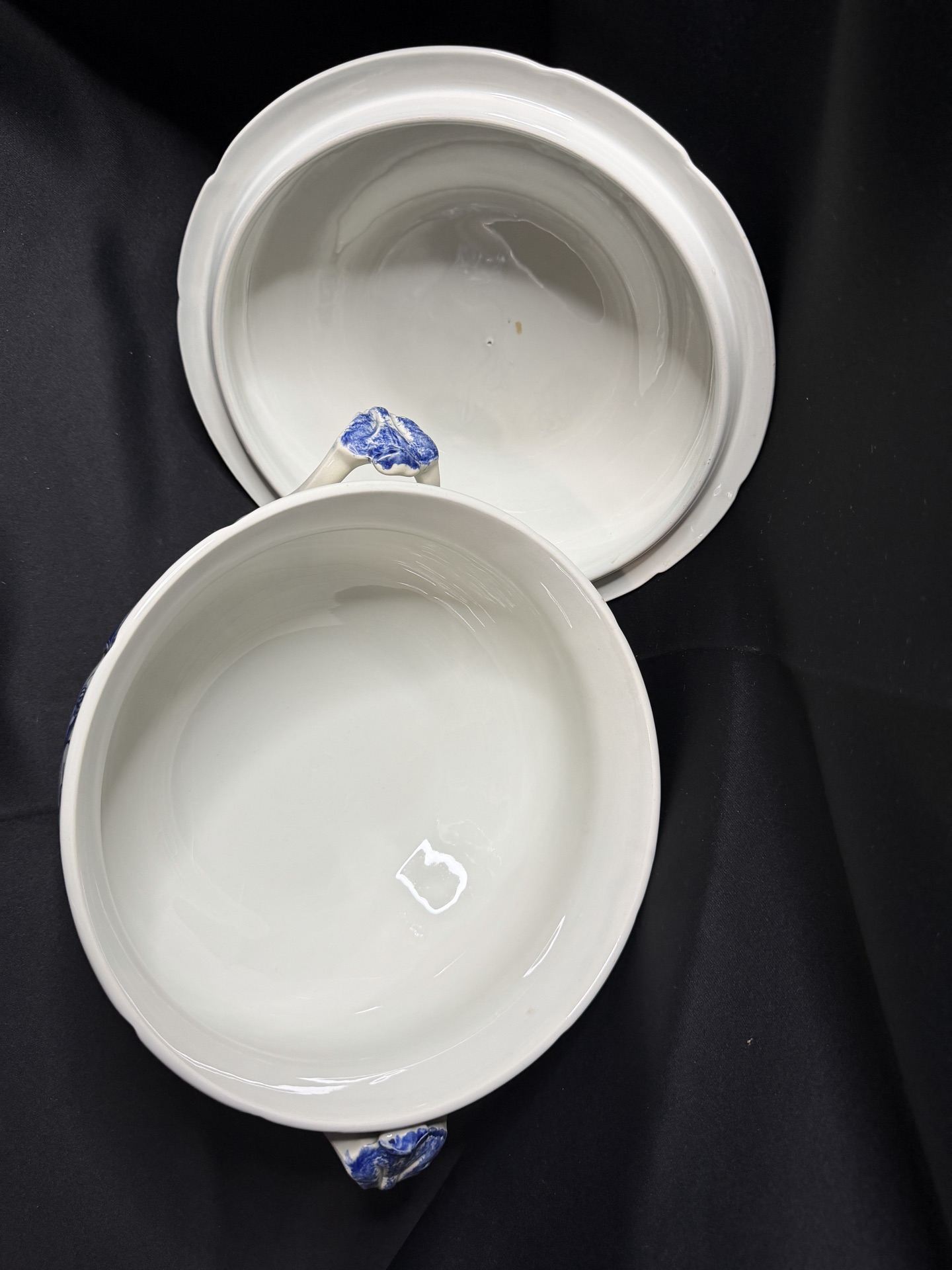 Louis XV-style earthenware terrine - image 4 of 8