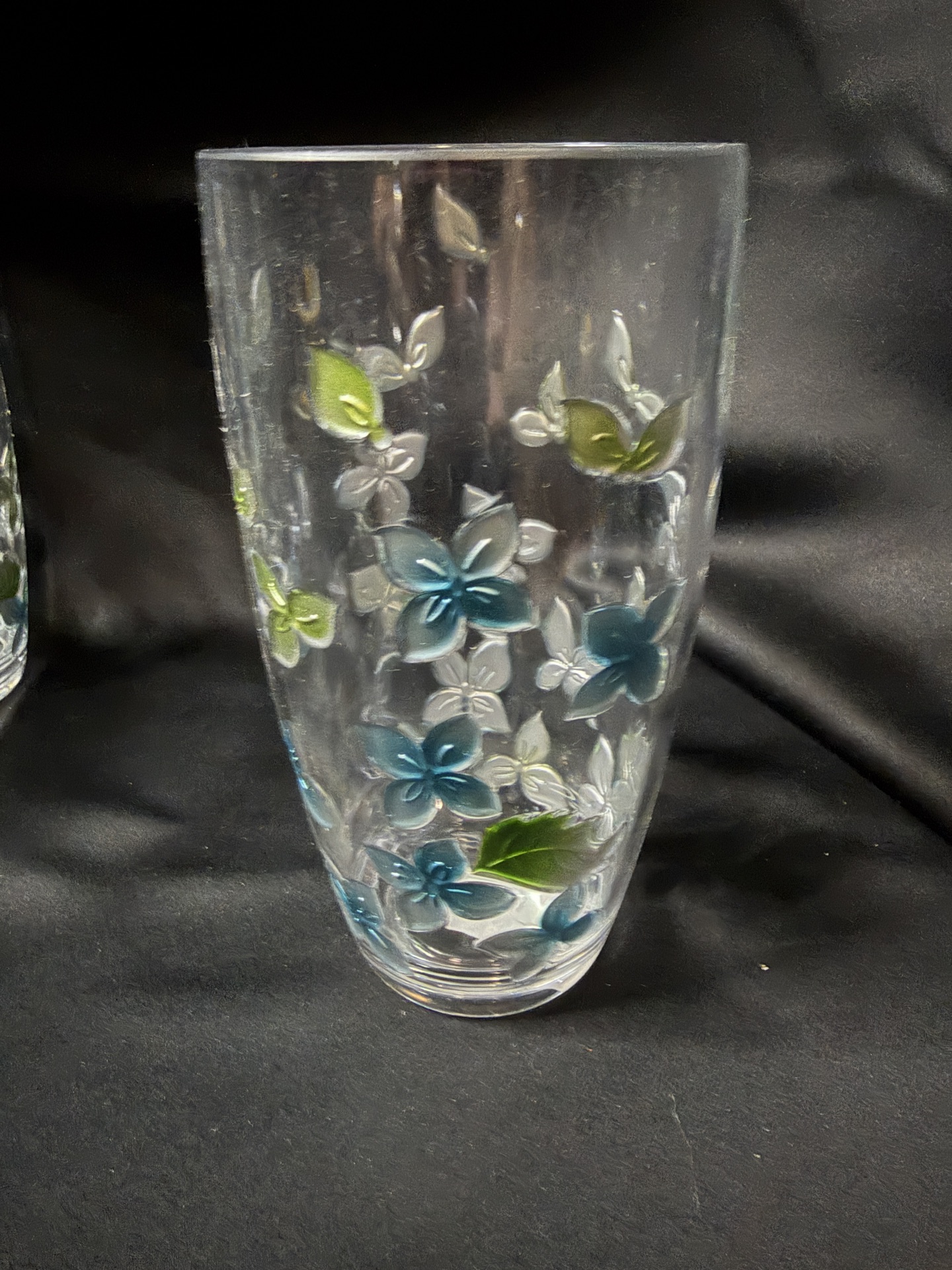6 pc - decorative plastic drinking tumblers - image 2 of 3