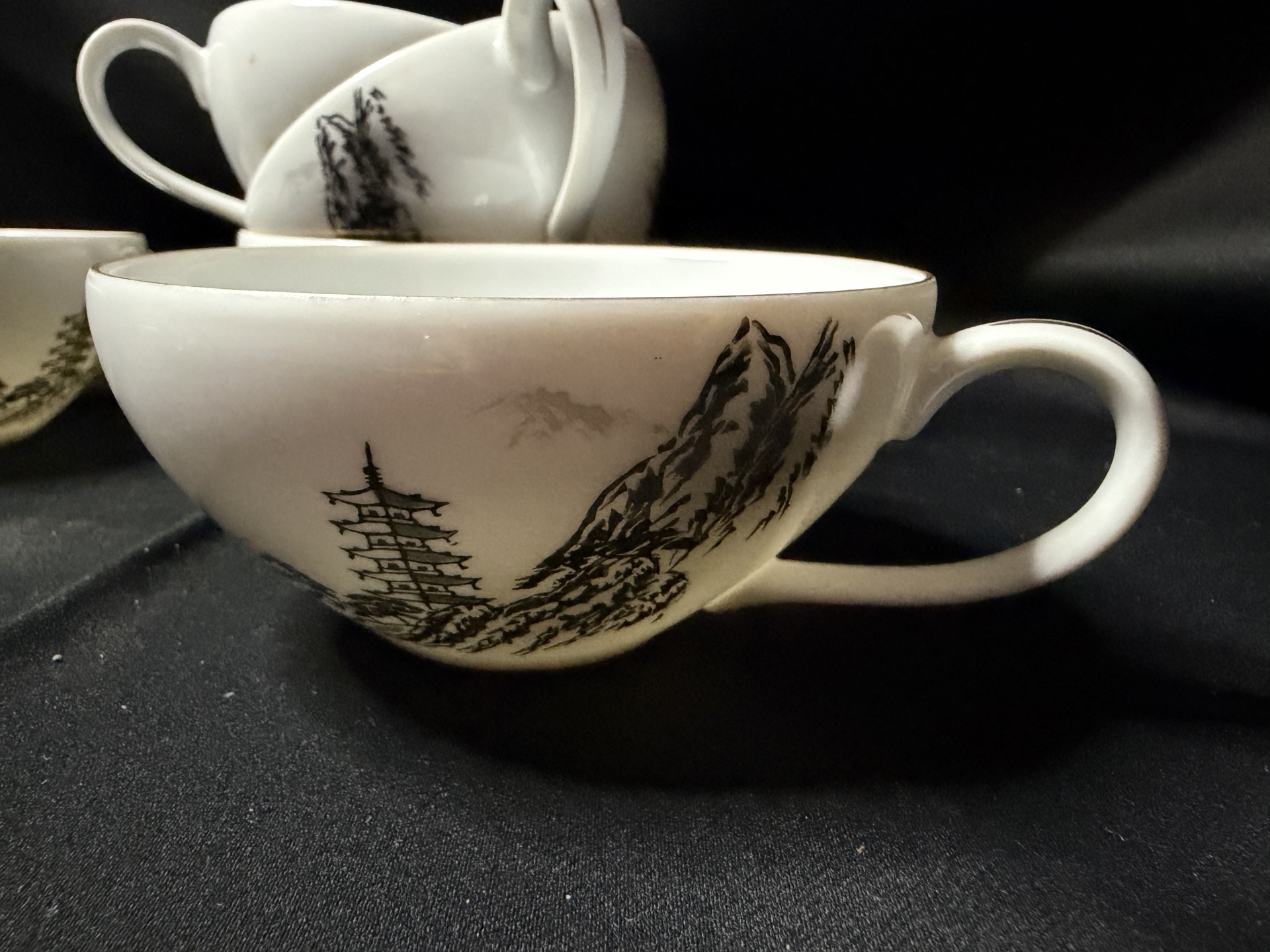 Vintage set of Fukagawa Arita Japanese porcelain dinnerware - image 3 of 13