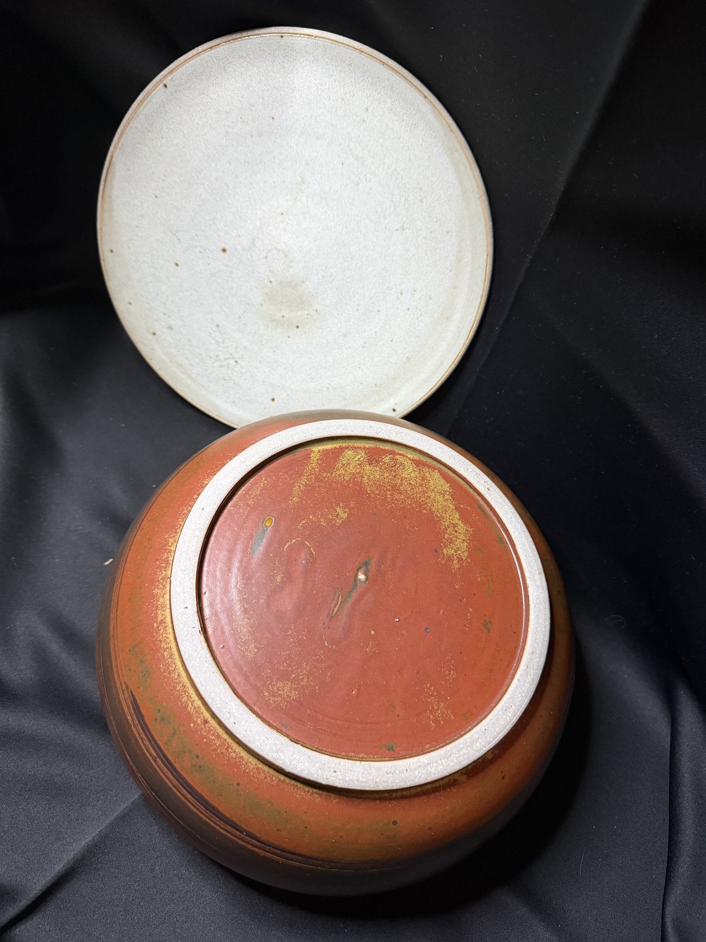 Vintage studio pottery lidden casserole dish - image 4 of 5