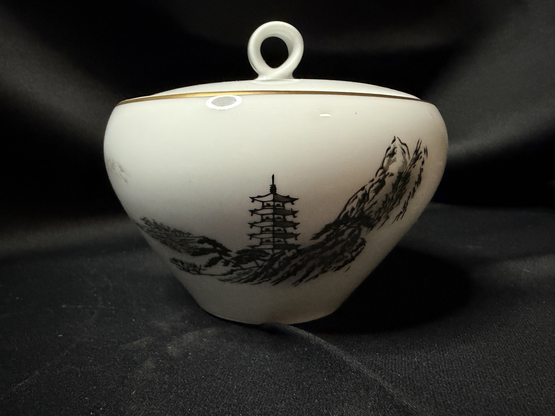 Vintage set of Fukagawa Arita Japanese porcelain dinnerware - image 5 of 13