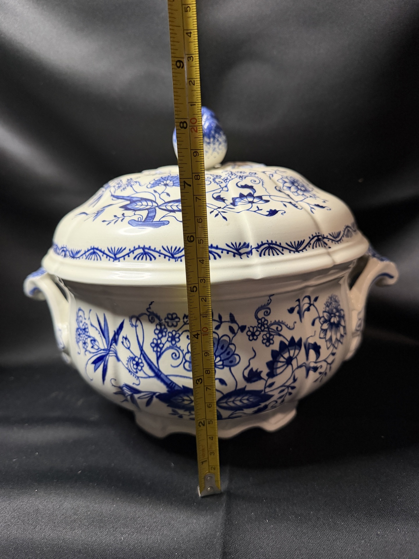 Louis XV-style earthenware terrine - image 8 of 8