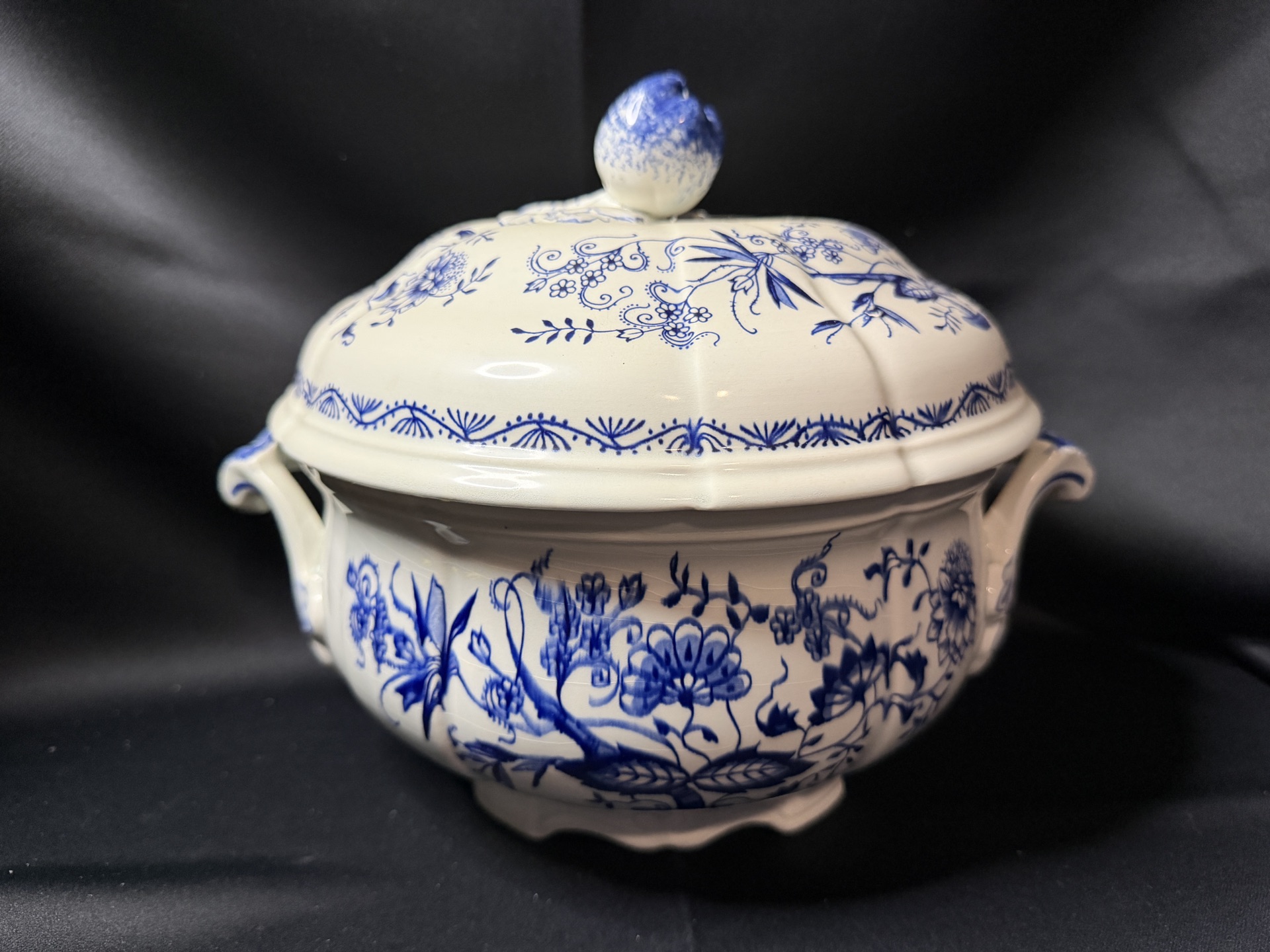 Louis XV-style earthenware terrine - image 1 of 8