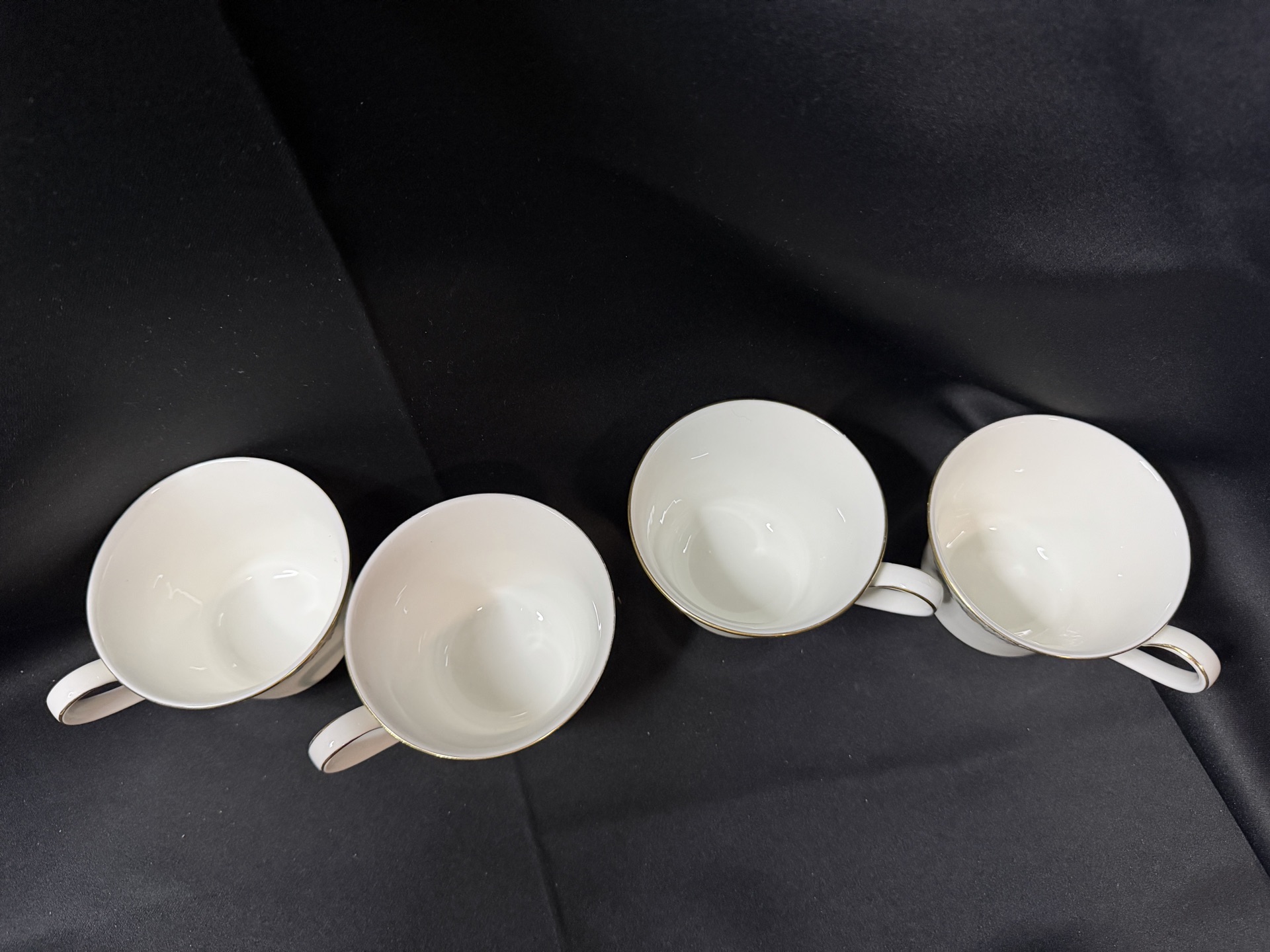 Set of 4 Royal Doulton teacups from the "Candice" pattern - image 2 of 6