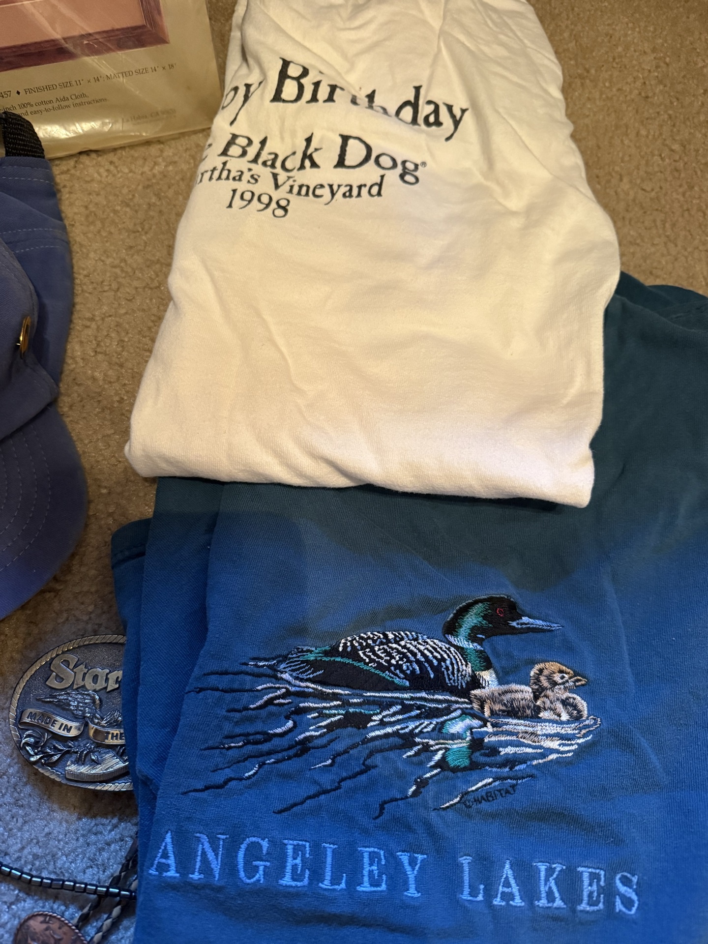 Wildlife-themed clothing, accessories, and cross-stitch kits - image 6 of 9