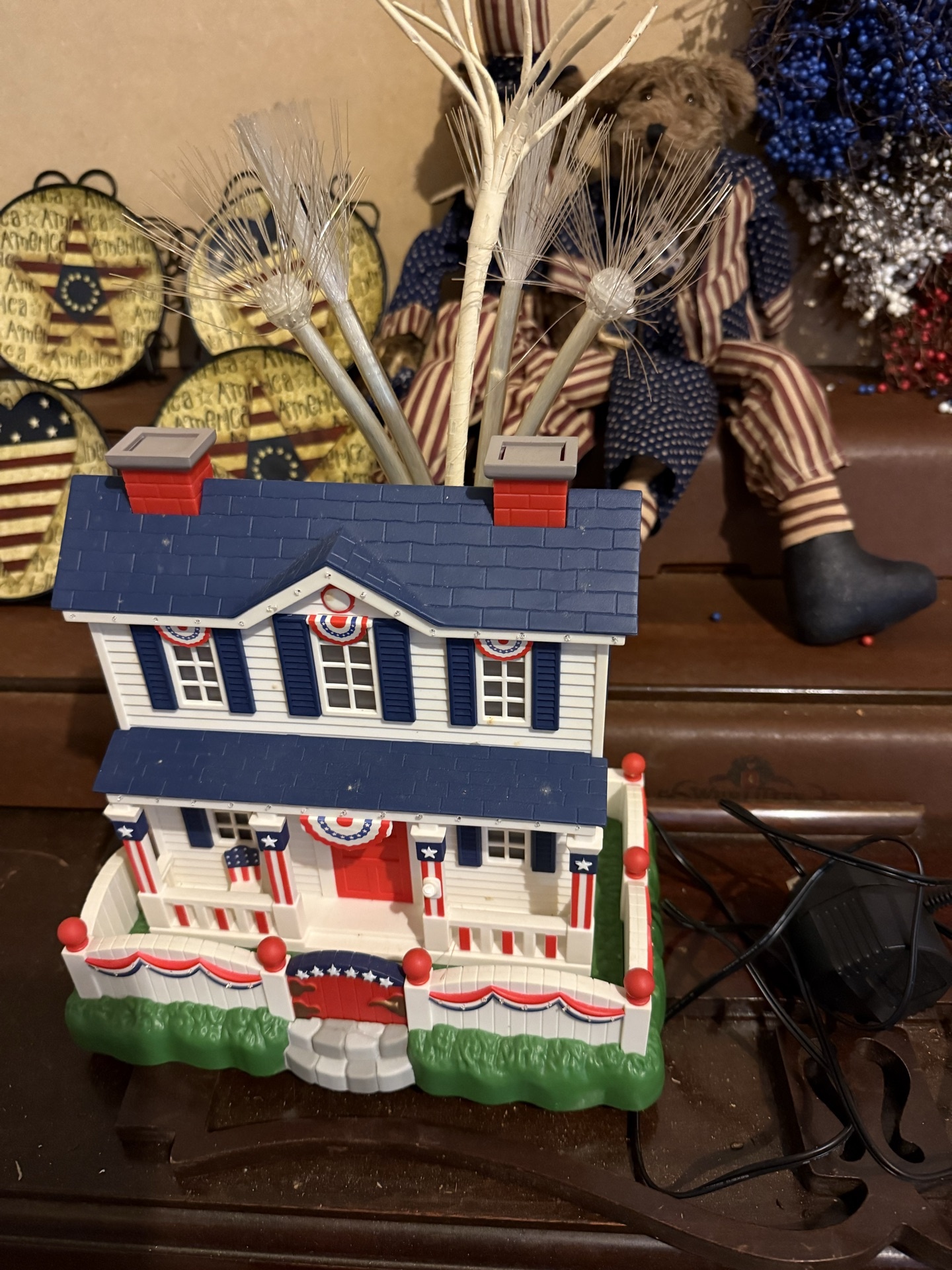 Patriotic Americana home decor collection - image 5 of 6