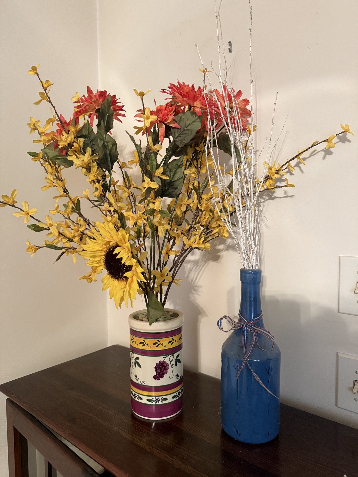 Decorative vases with artificial floral arrangements - image 8 of 8