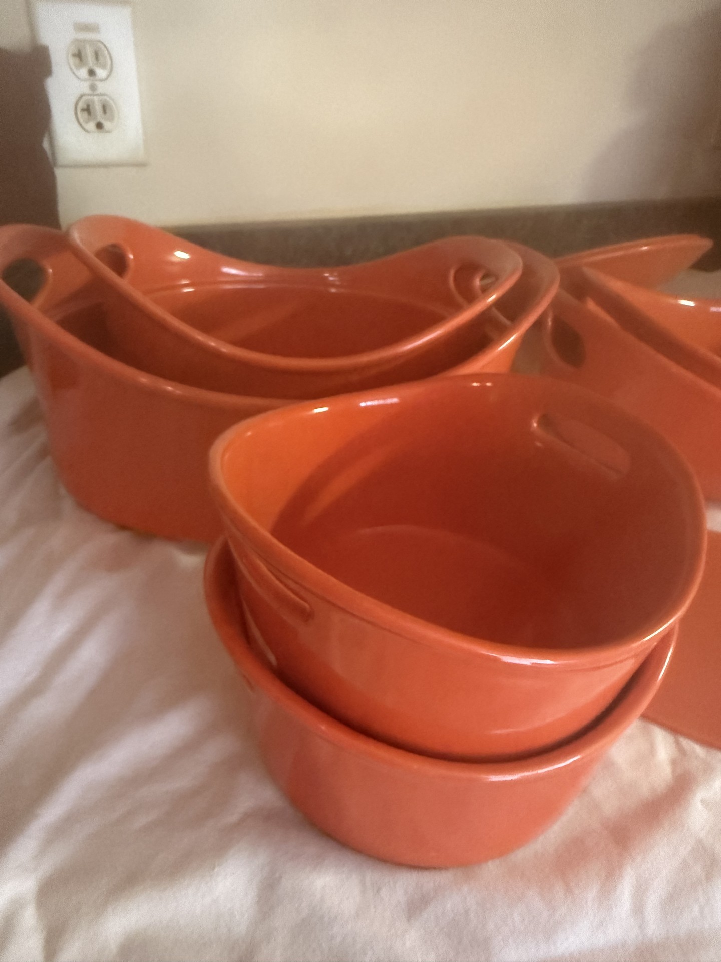 Rachel Ray Orange ceramic bakeware set with lids and a yellow rectangular baking dish - image 3 of 8