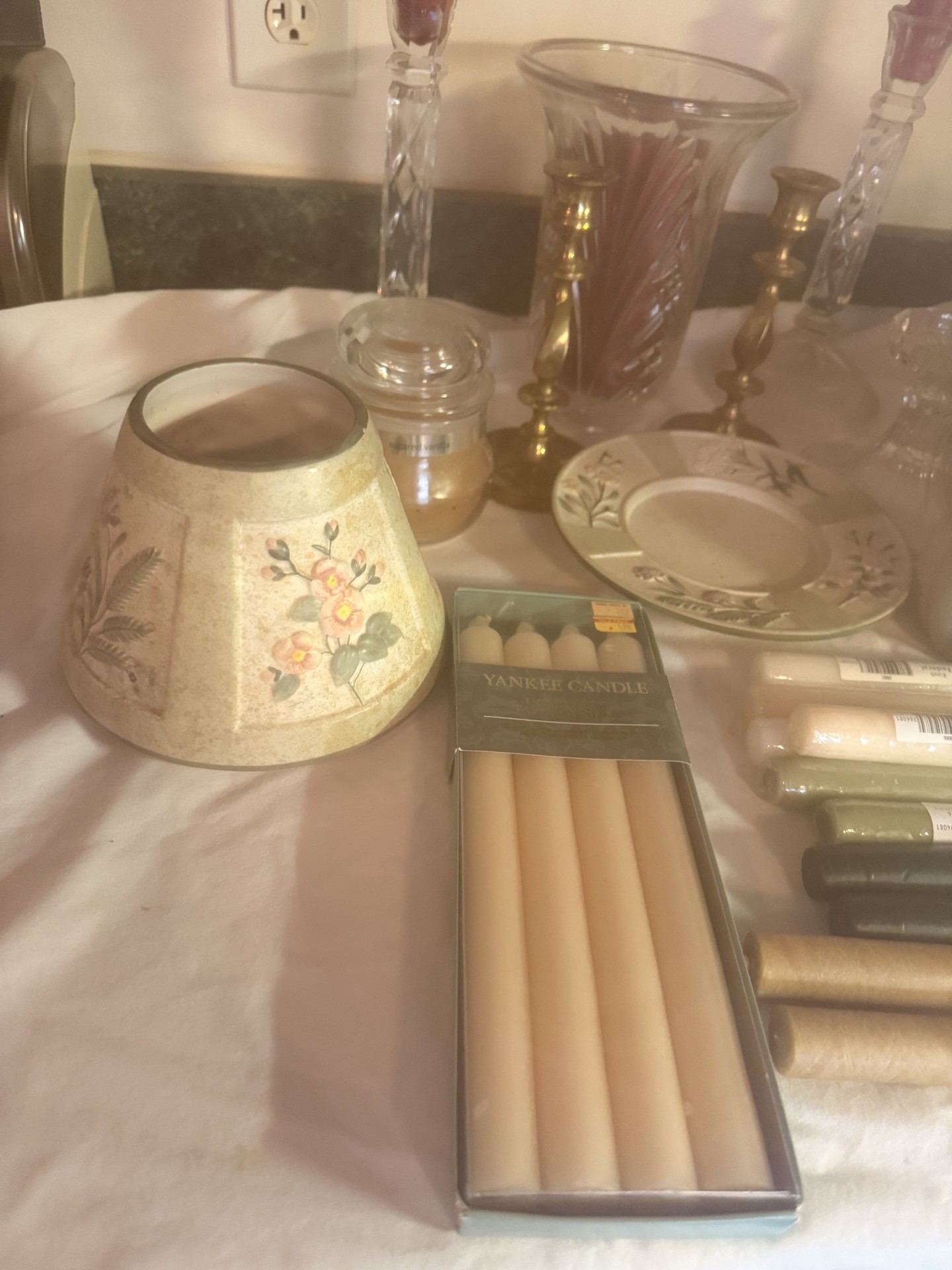 Assorted candles, candlesticks, vases and decorative ceramics - image 2 of 10