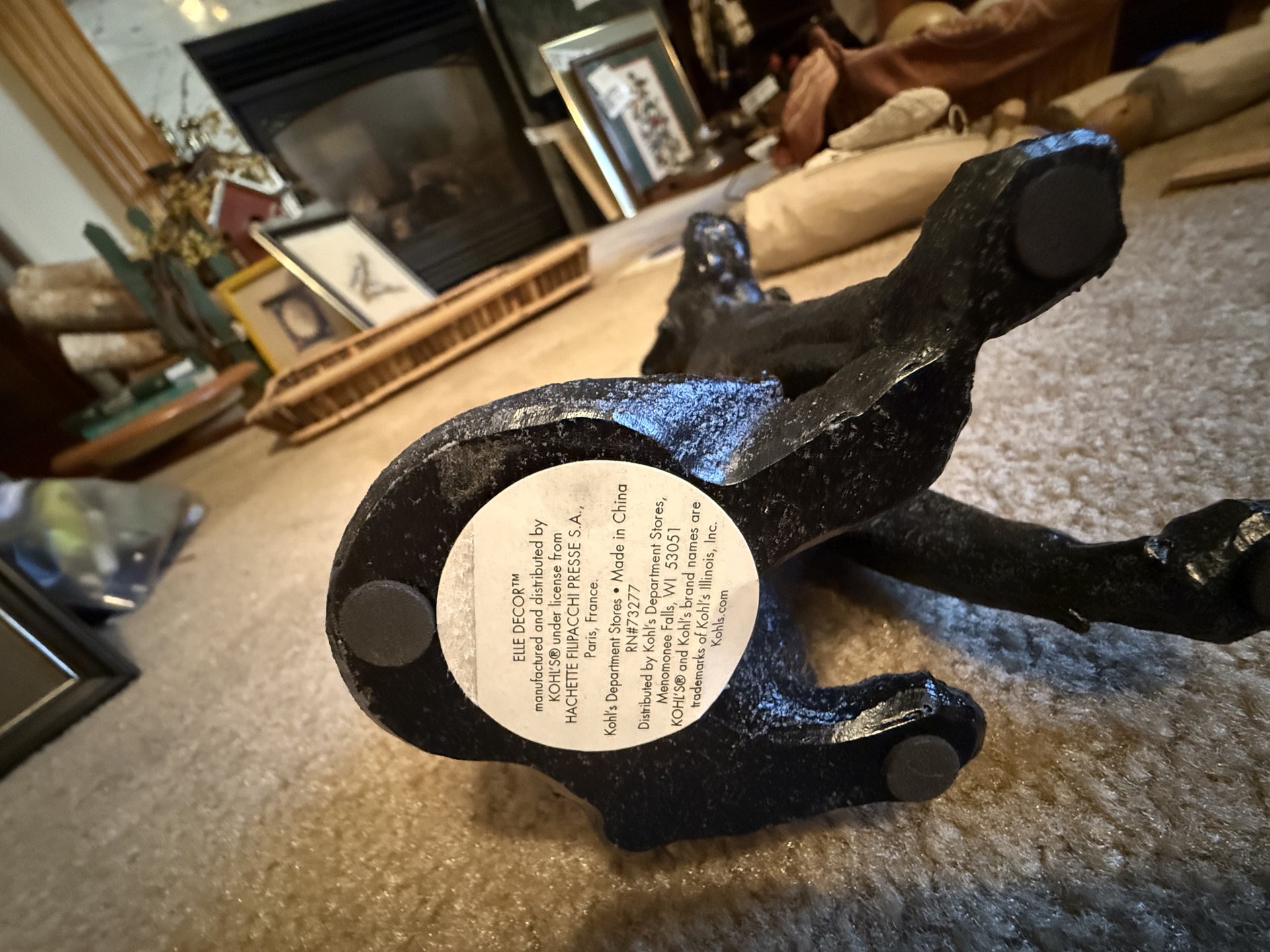 Dog-themed decor and books collection - image 9 of 27