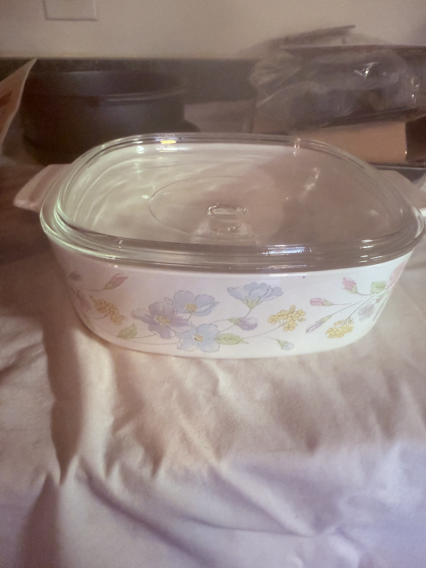 Assorted bakeware and recipe guide - image 5 of 16