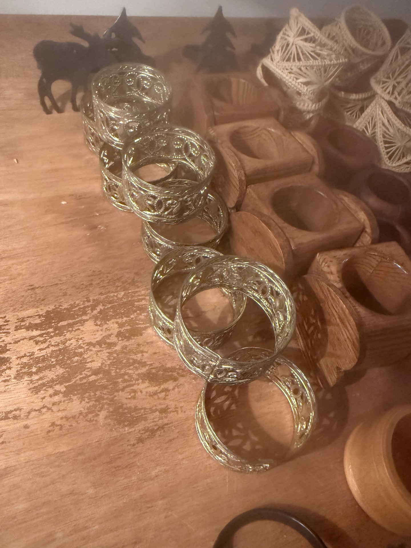 Assorted Napkin ring holders - image 2 of 7