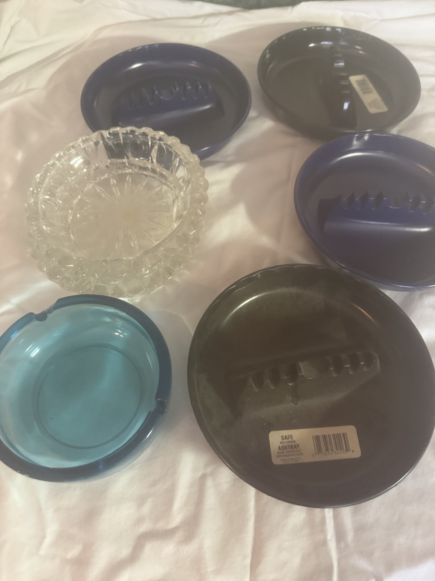 Seven vintage glass ashtrays and bowls - image 2 of 3