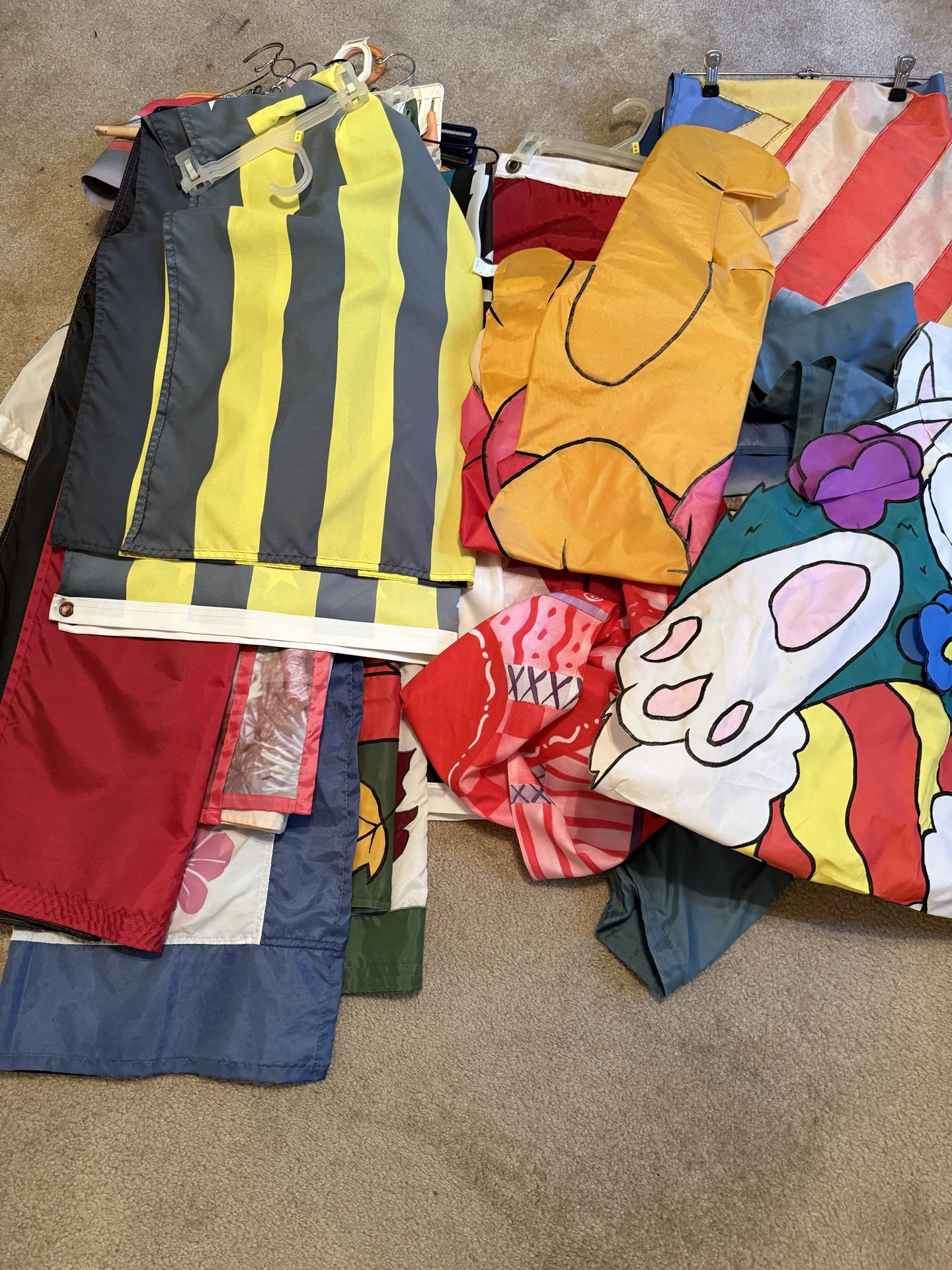 Assorted outdoor flags and banners - image 1 of 6