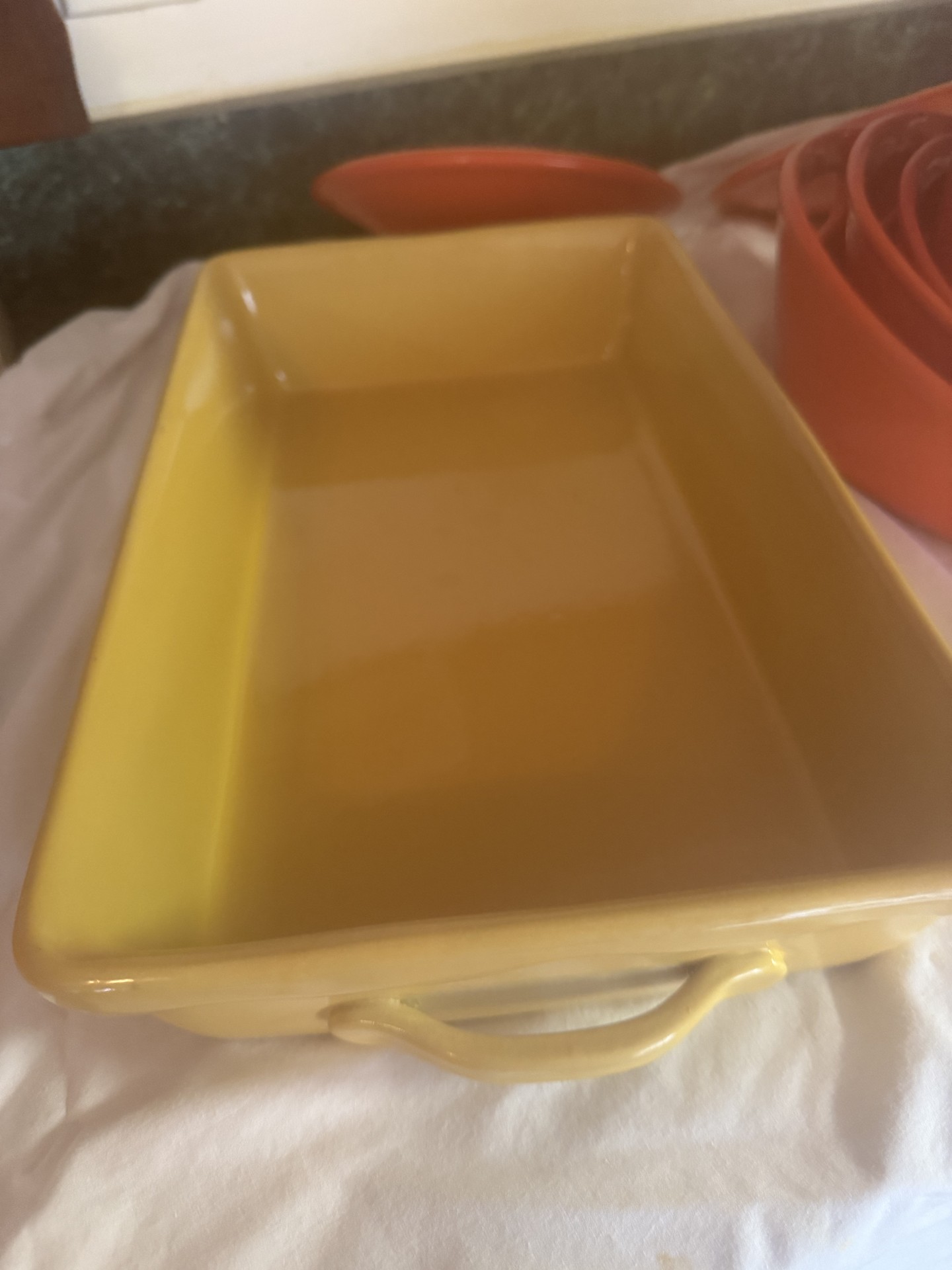 Rachel Ray Orange ceramic bakeware set with lids and a yellow rectangular baking dish - image 2 of 8