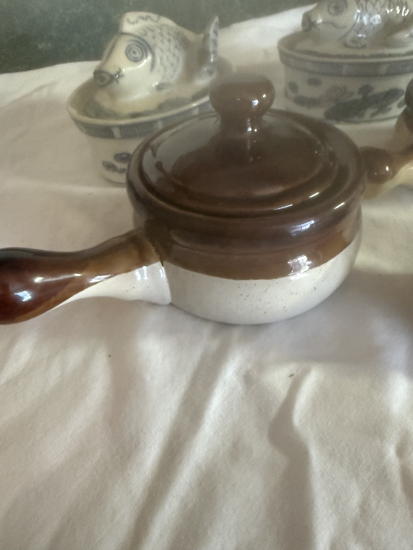 Brown-glazed ceramic jars and koi-fish covered dish with blue-and-white porcelain motifs - image 3 of 10