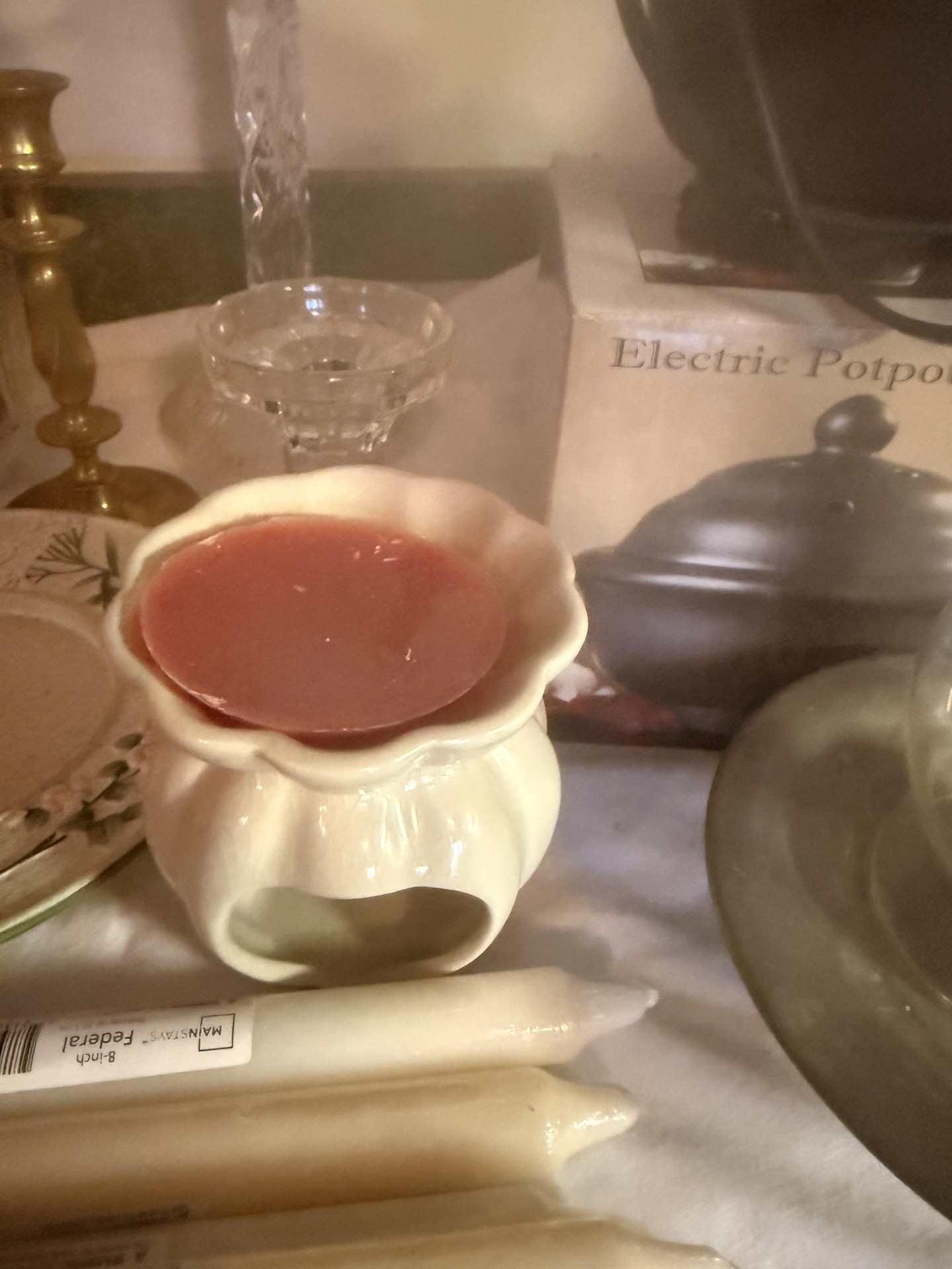 Assorted candles, candlesticks, vases and decorative ceramics - image 9 of 10