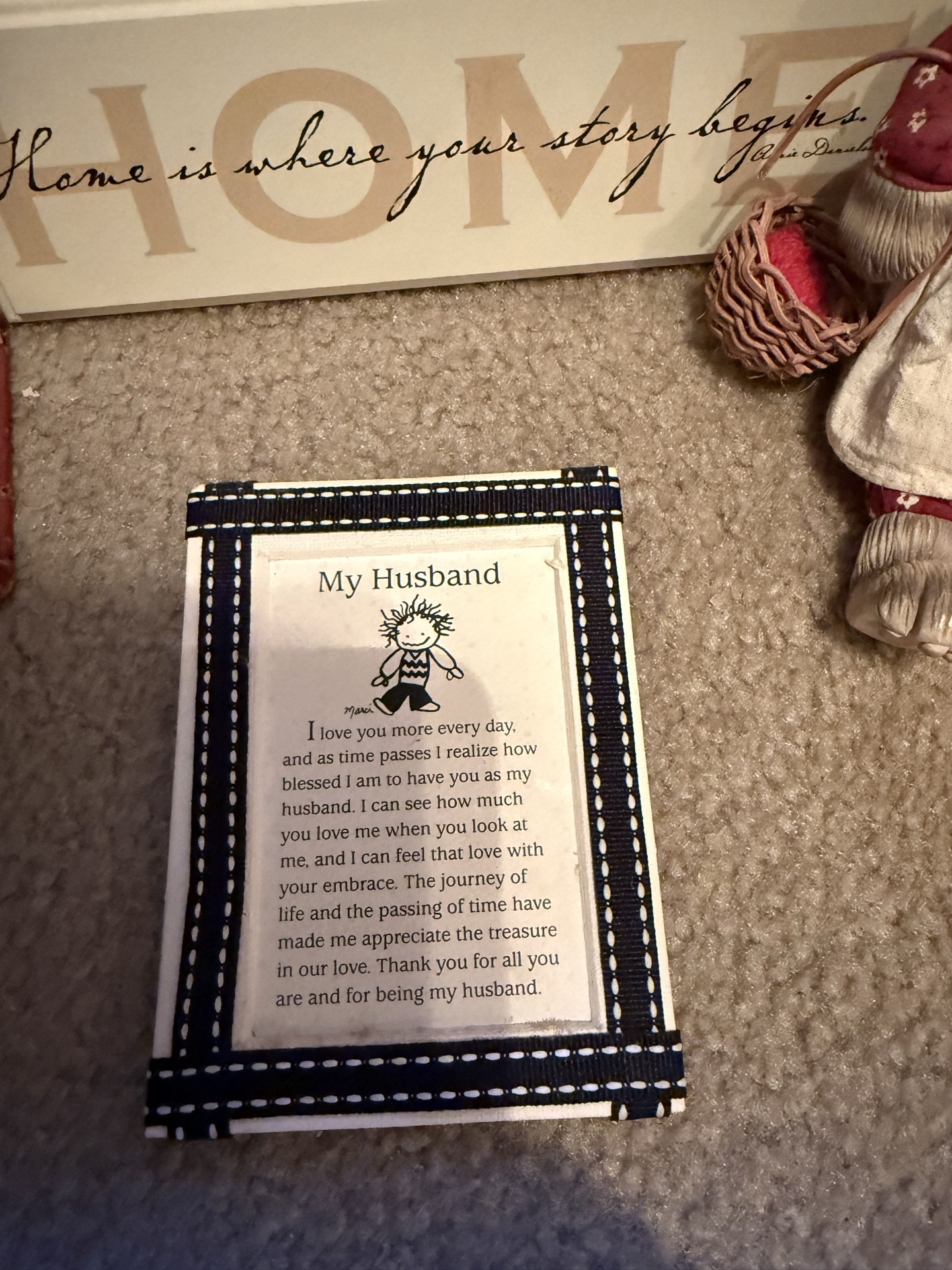 Assorted Home Decor Items and Figurines - image 4 of 7