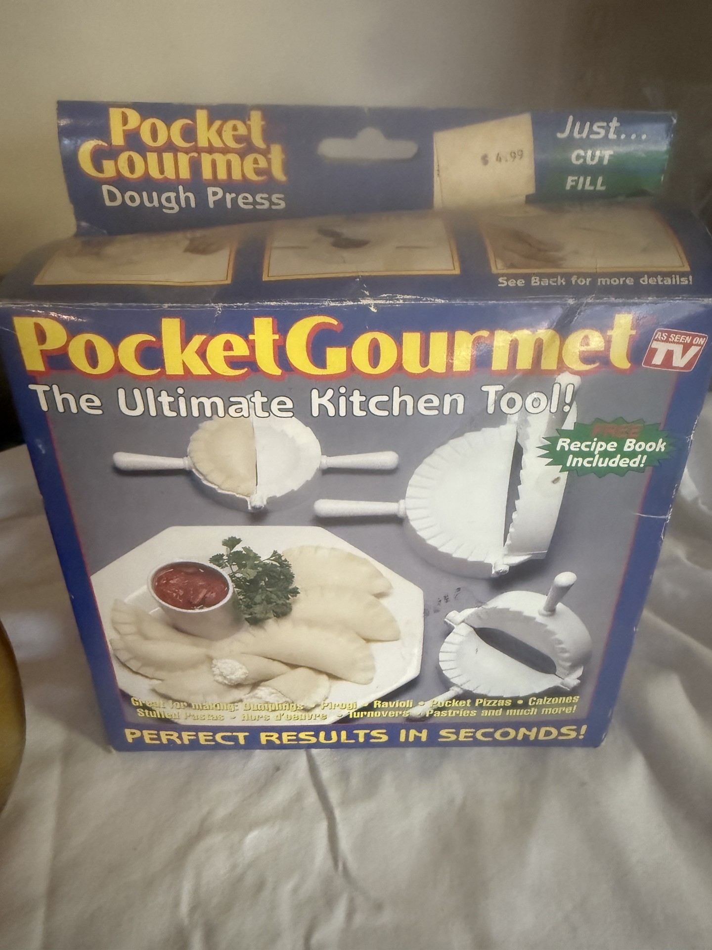 Assorted kitchen gadgets and household items - image 5 of 8