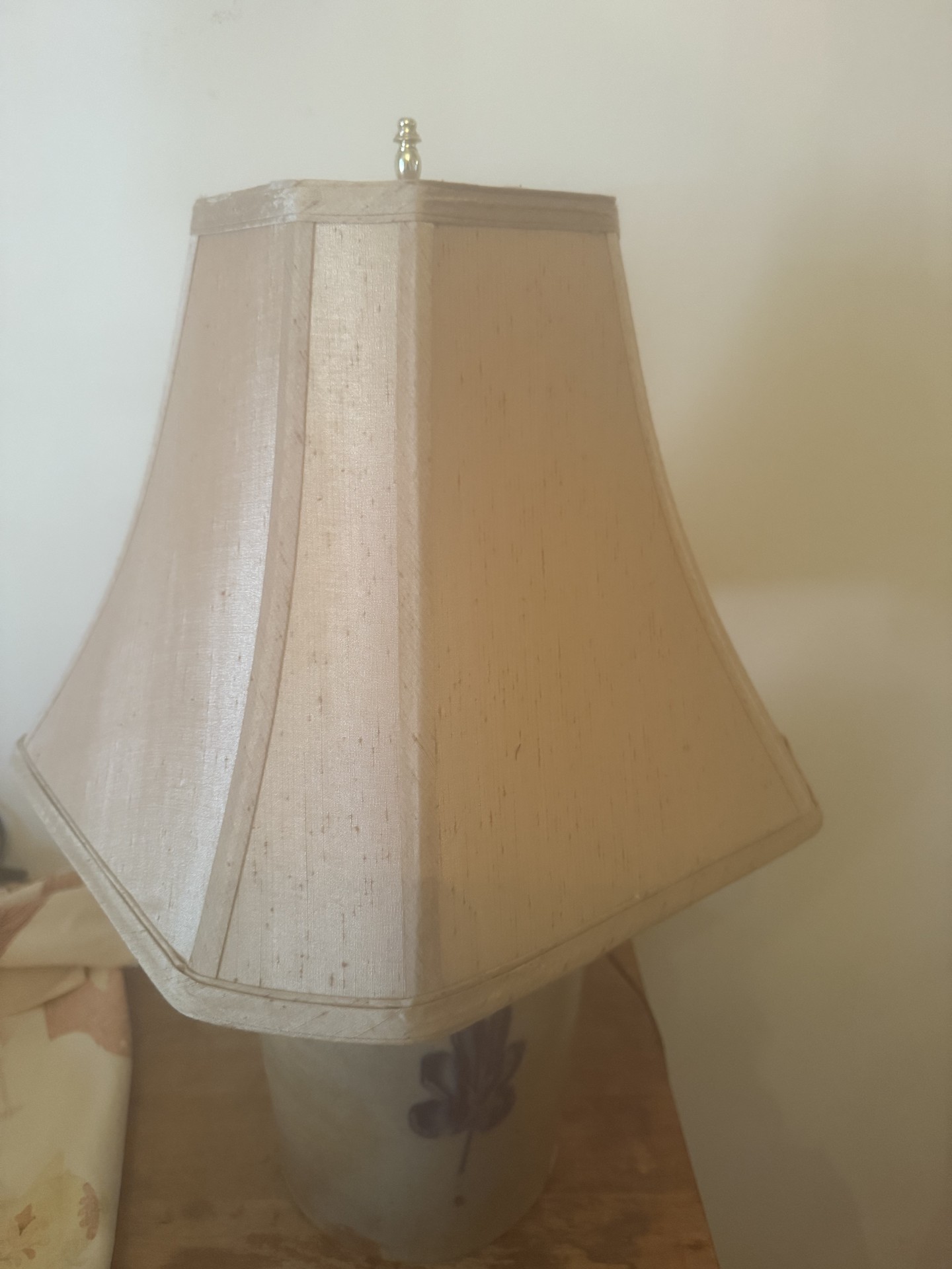Ceramic table lamp with fabric shade - image 4 of 5