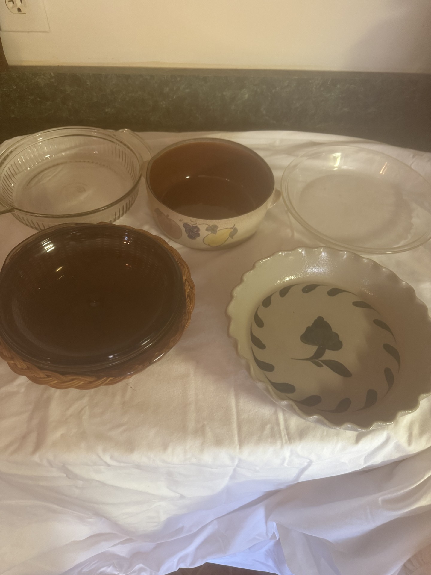Assorted bakeware: Pyrex glass casserole with lid, glass baking dishes, and Salmon Falls stoneware fruit-pattern dish - image 1 of 13