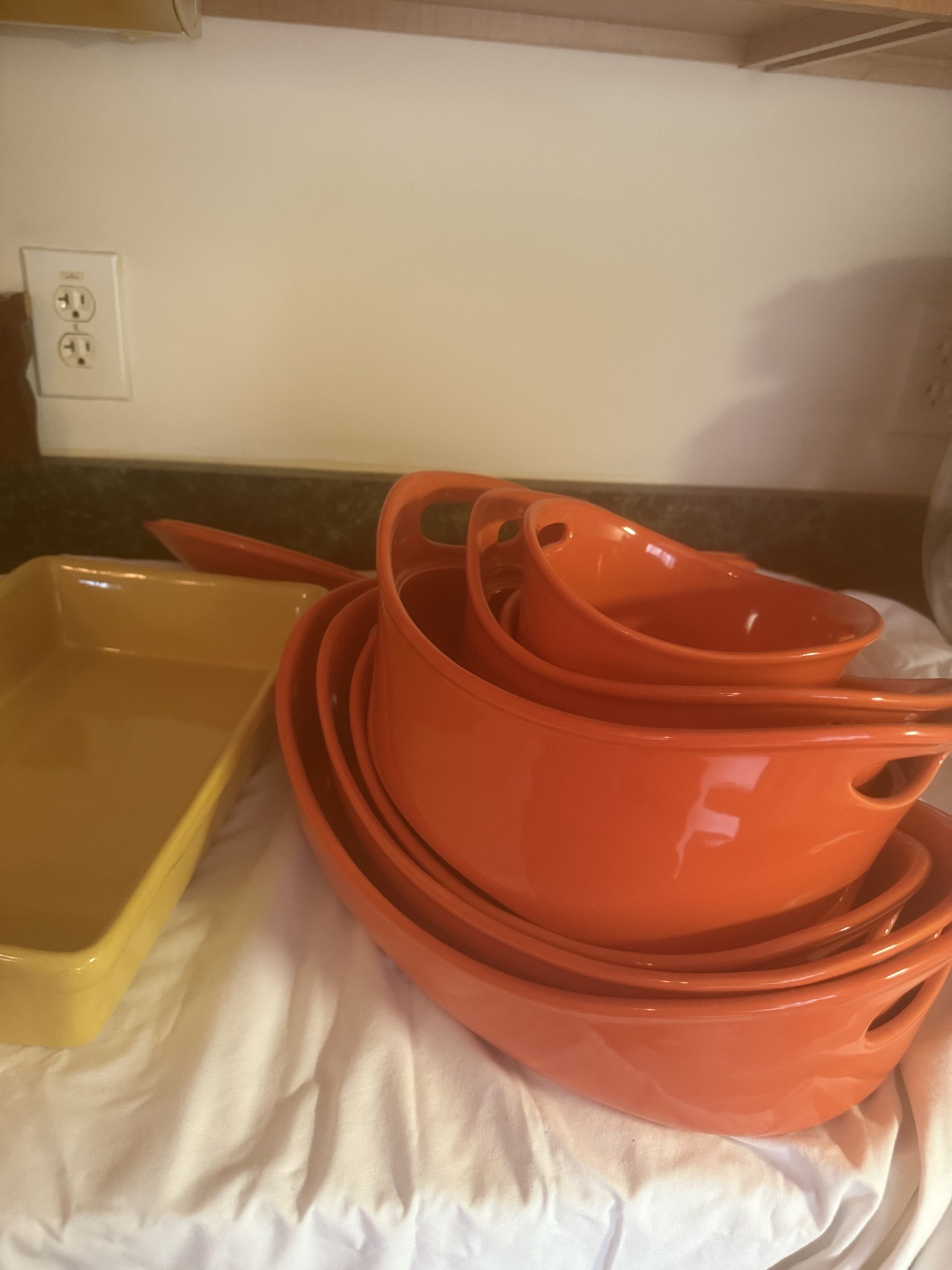 Rachel Ray Orange ceramic bakeware set with lids and a yellow rectangular baking dish - image 1 of 8