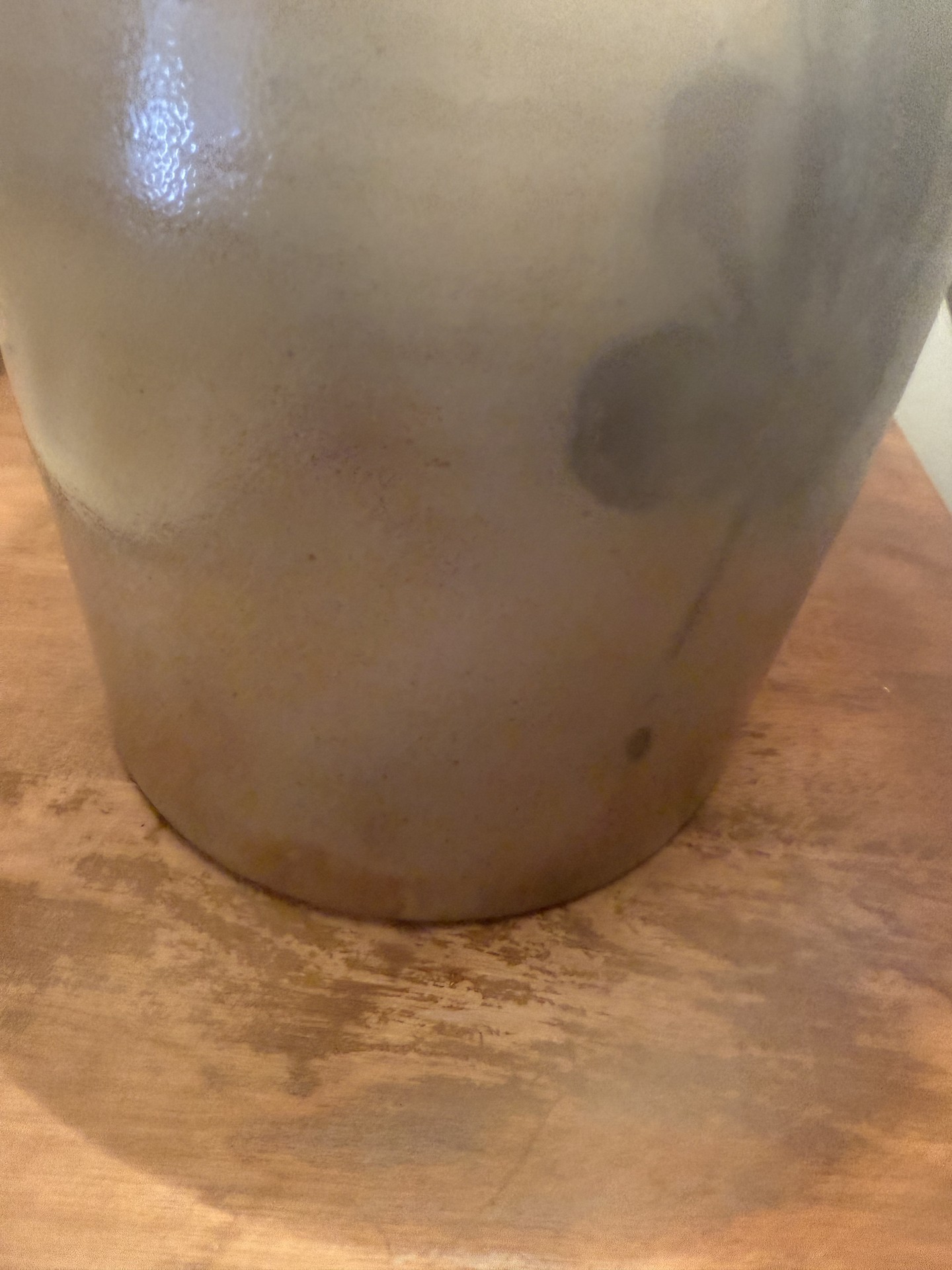 Ceramic table lamp with fabric shade - image 3 of 5