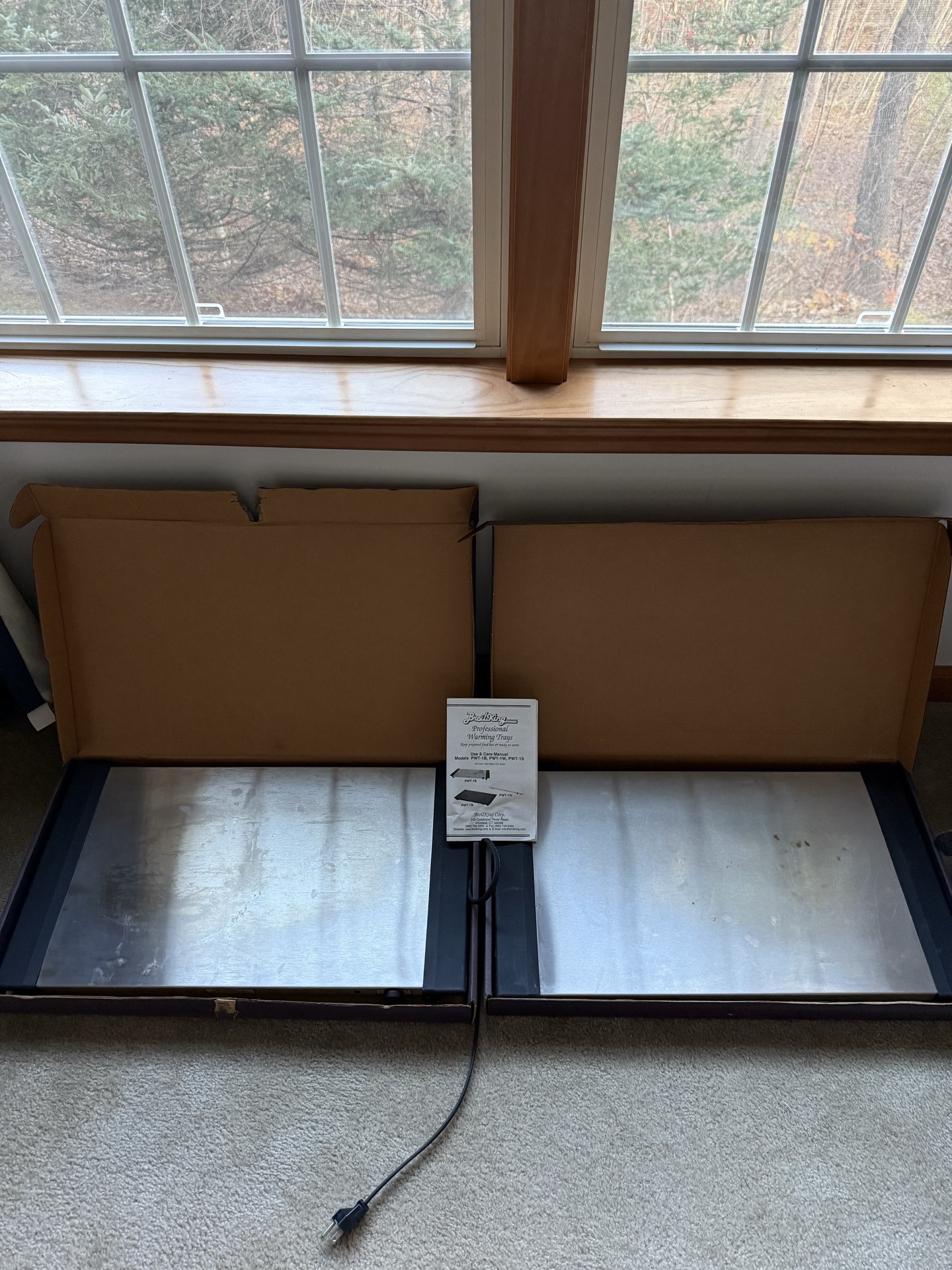 Two stainless steel electric warming trays - image 1 of 2