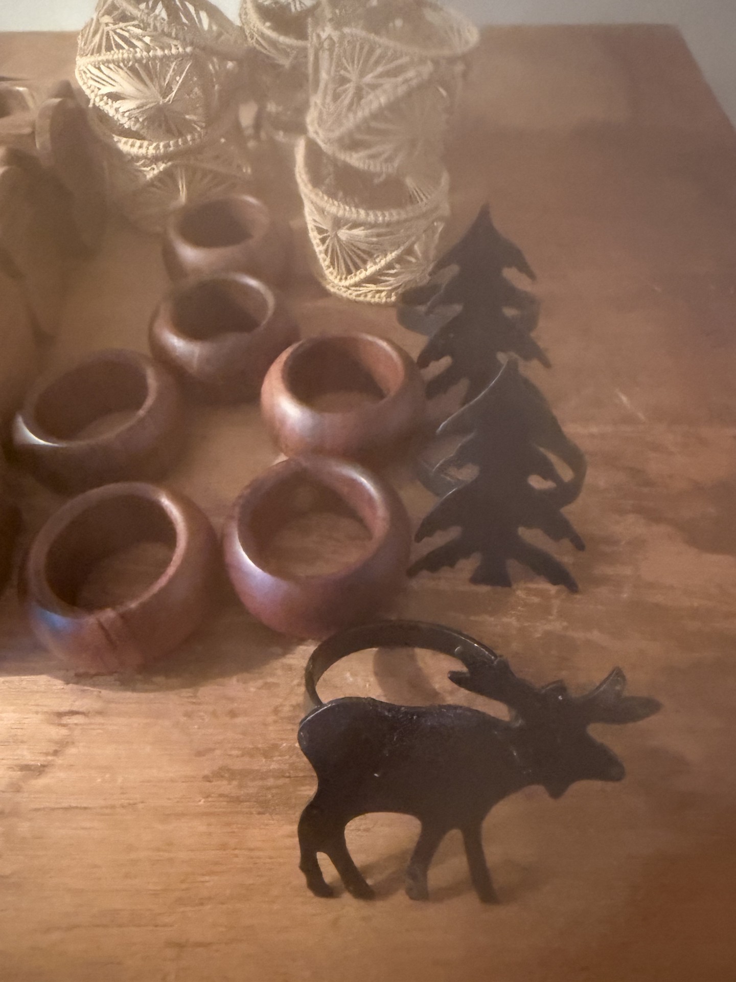 Assorted Napkin ring holders - image 5 of 7