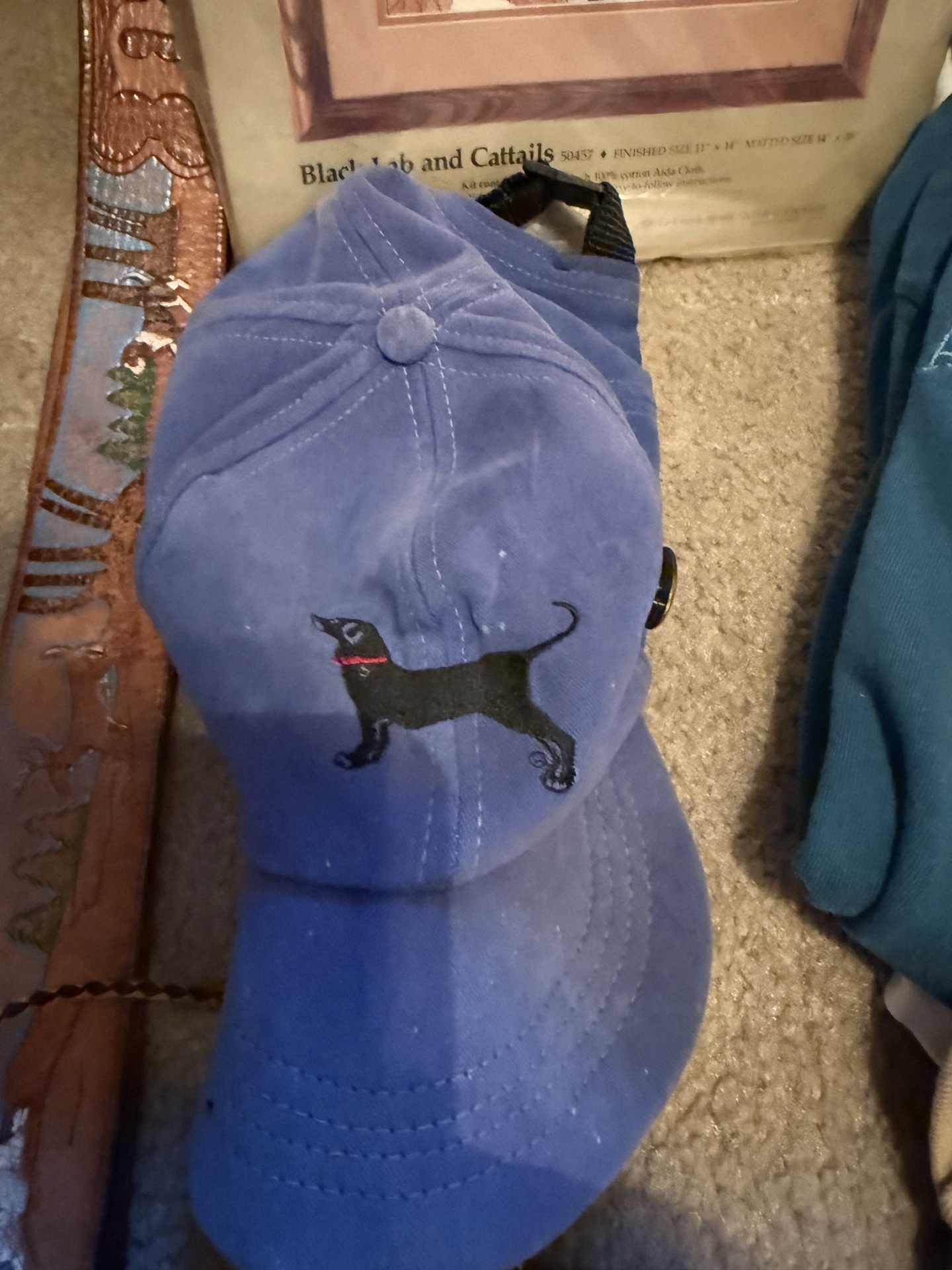 Wildlife-themed clothing, accessories, and cross-stitch kits - image 3 of 9