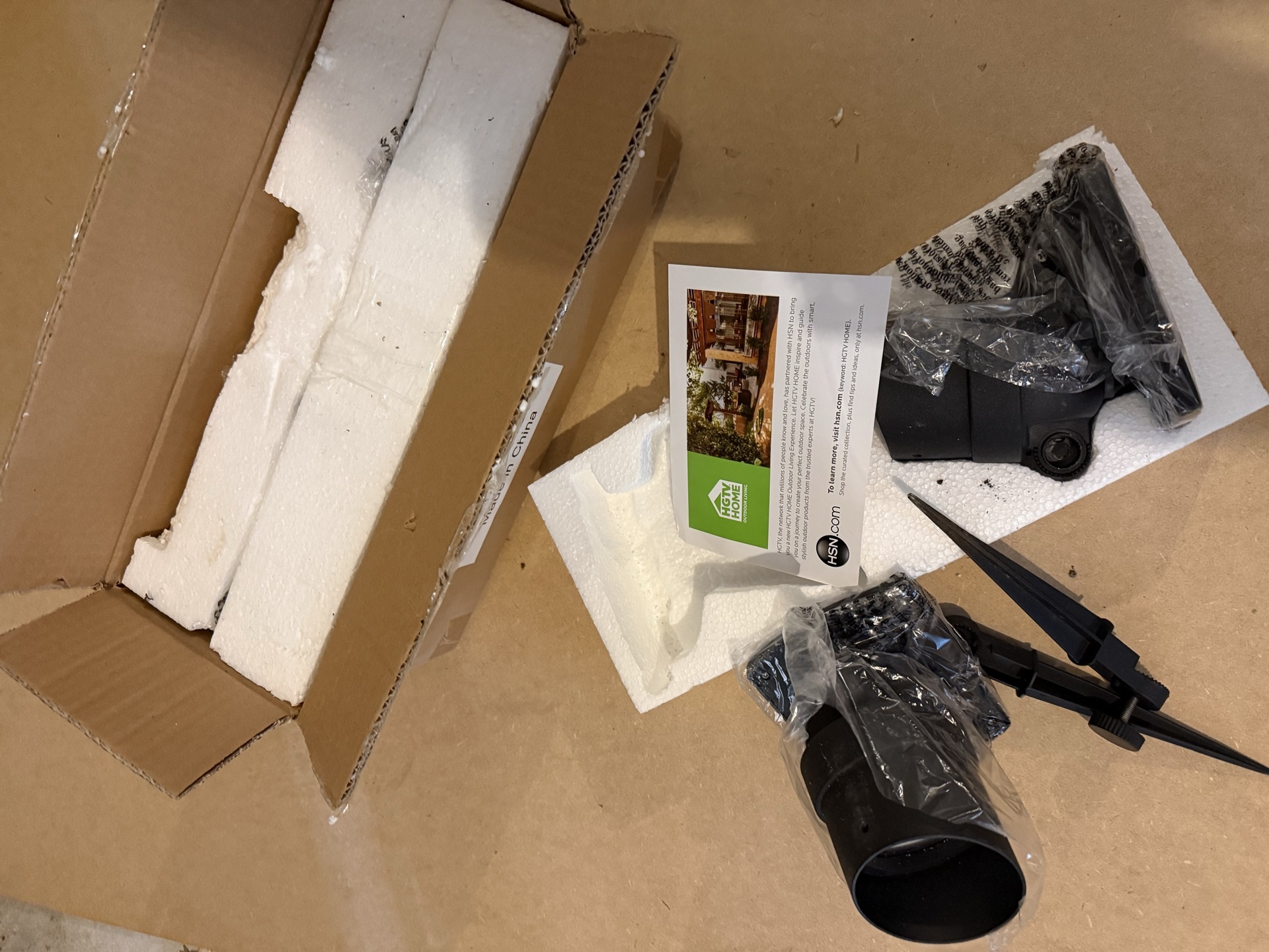 Outdoor lighting kit with stake lights - image 2 of 3